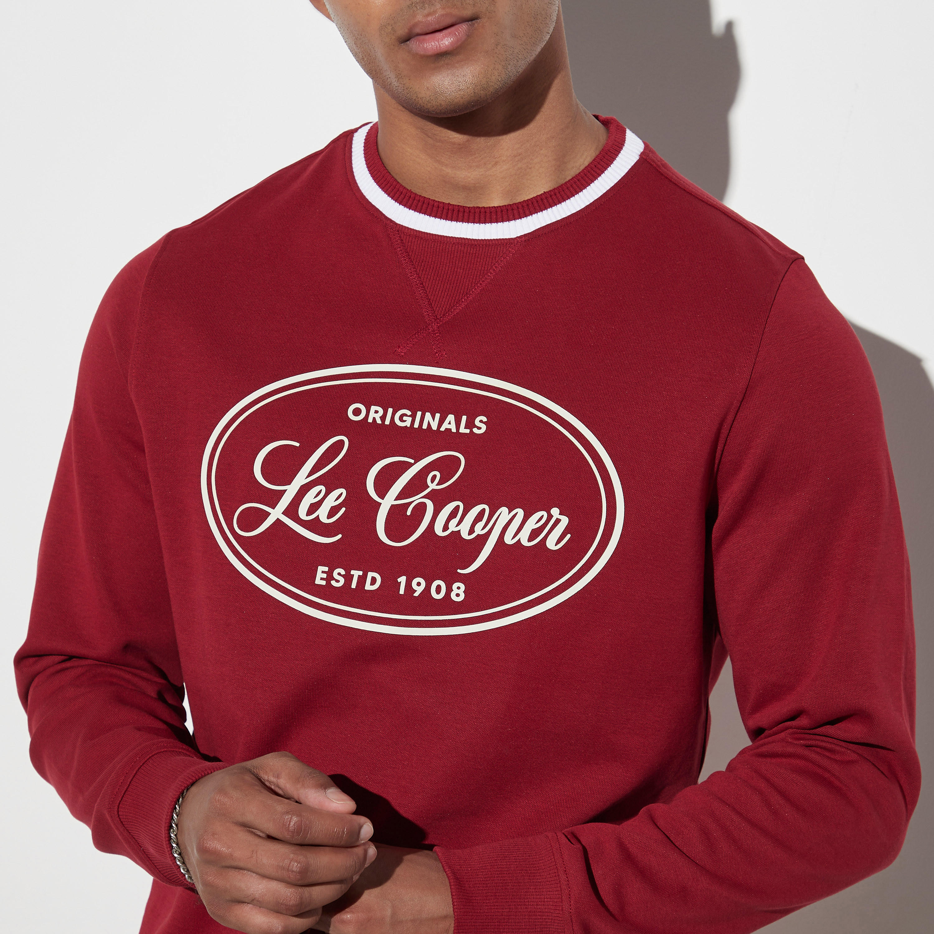 سويت شيرت بأكمام طويلة وياقة ضيقة وطبعات من لي كوبر-men-winterwear-hoodiesandsweatshirts-image-4