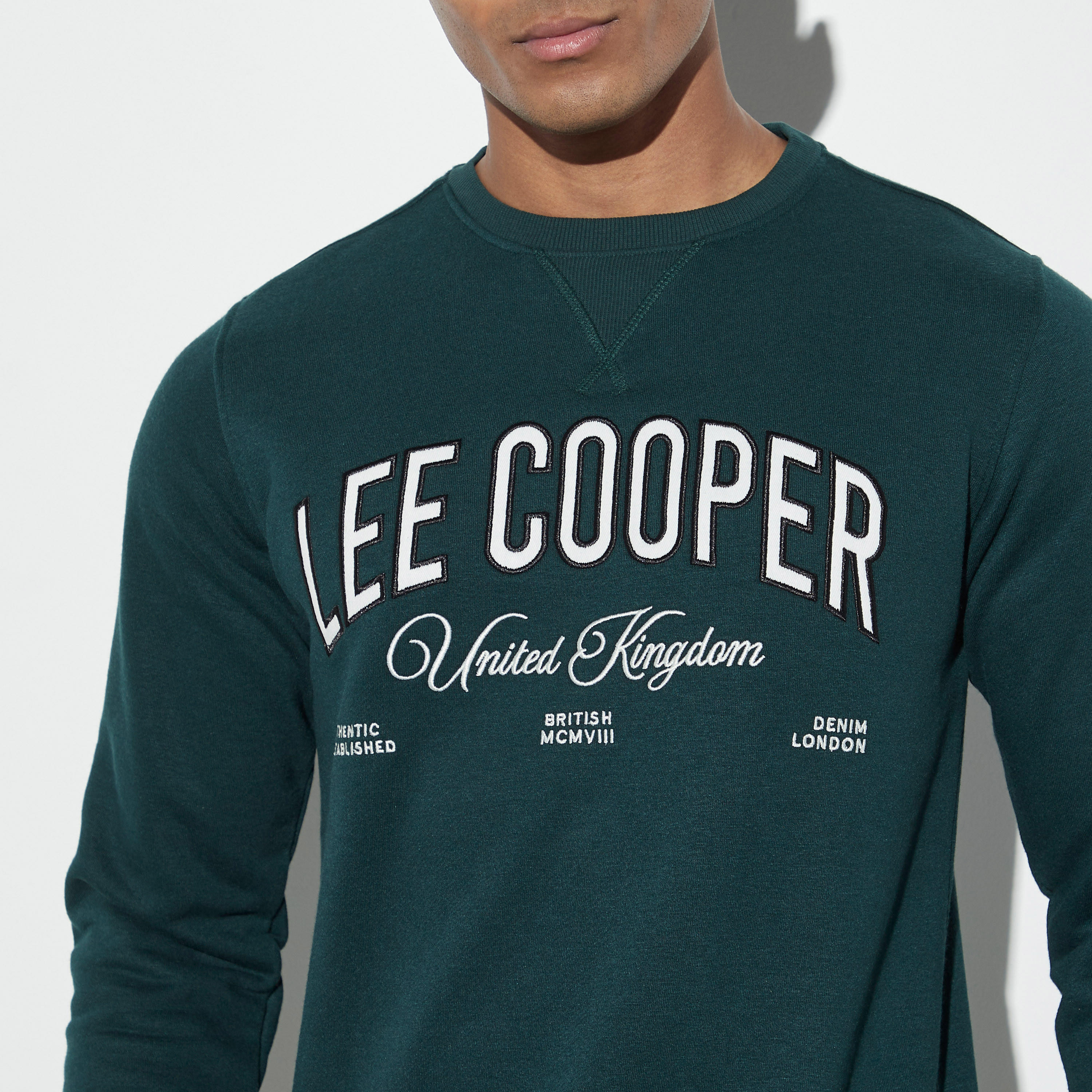 سويت شيرت مزين بأكمام طويلة من لي كوبر-men-winterwear-hoodiesandsweatshirts-image-4