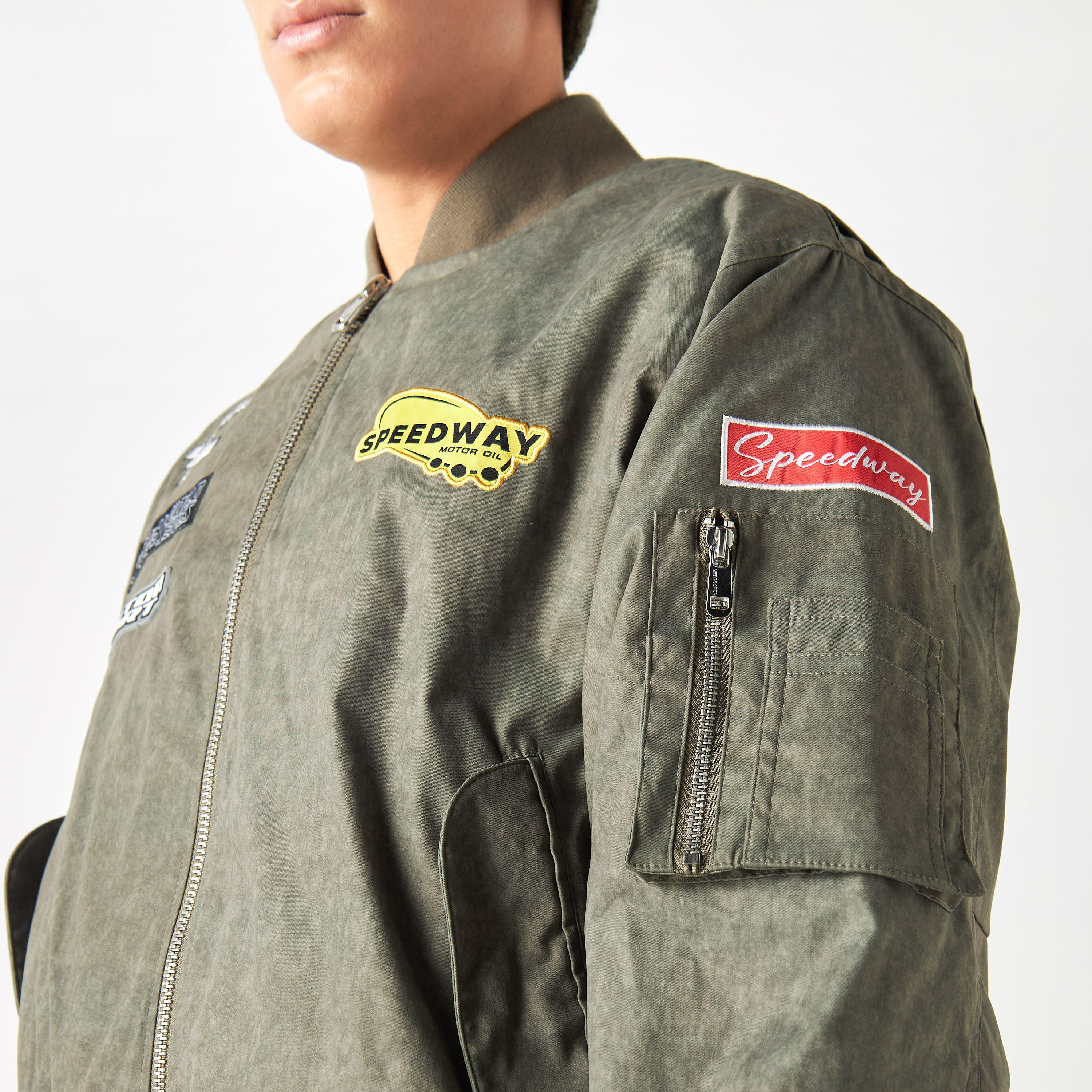 جاكيت بومبر بأكمام طويلة وجيوب وزخارف من لي كوبر-men-clothing-jacketsandblazers-jackets-image-4