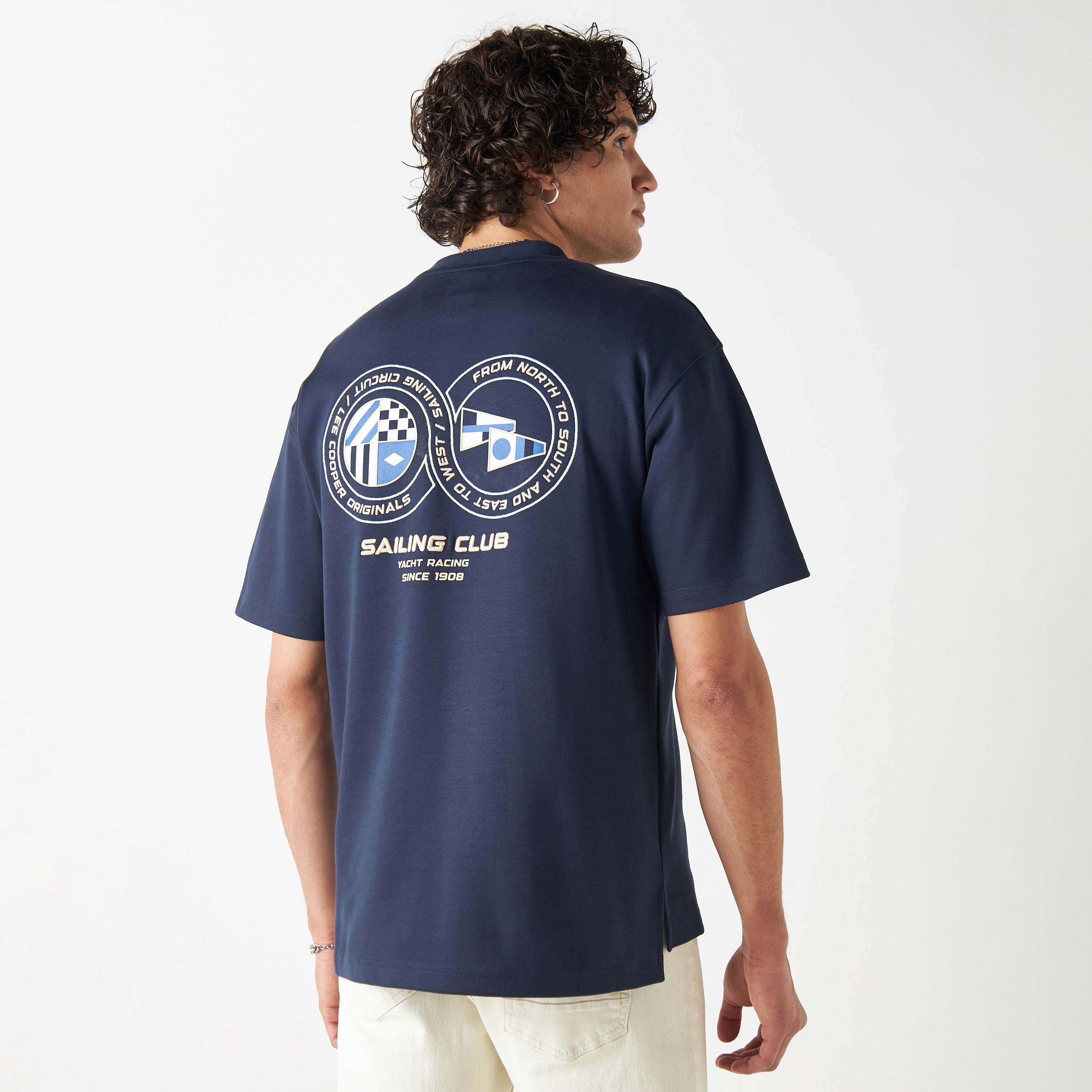 تيشيرت بياقة ضيقة وأكمام قصيرة وطبعات جرافيك من لي كوبر-men-clothing-tshirtsandpolos-tshirts-image-1