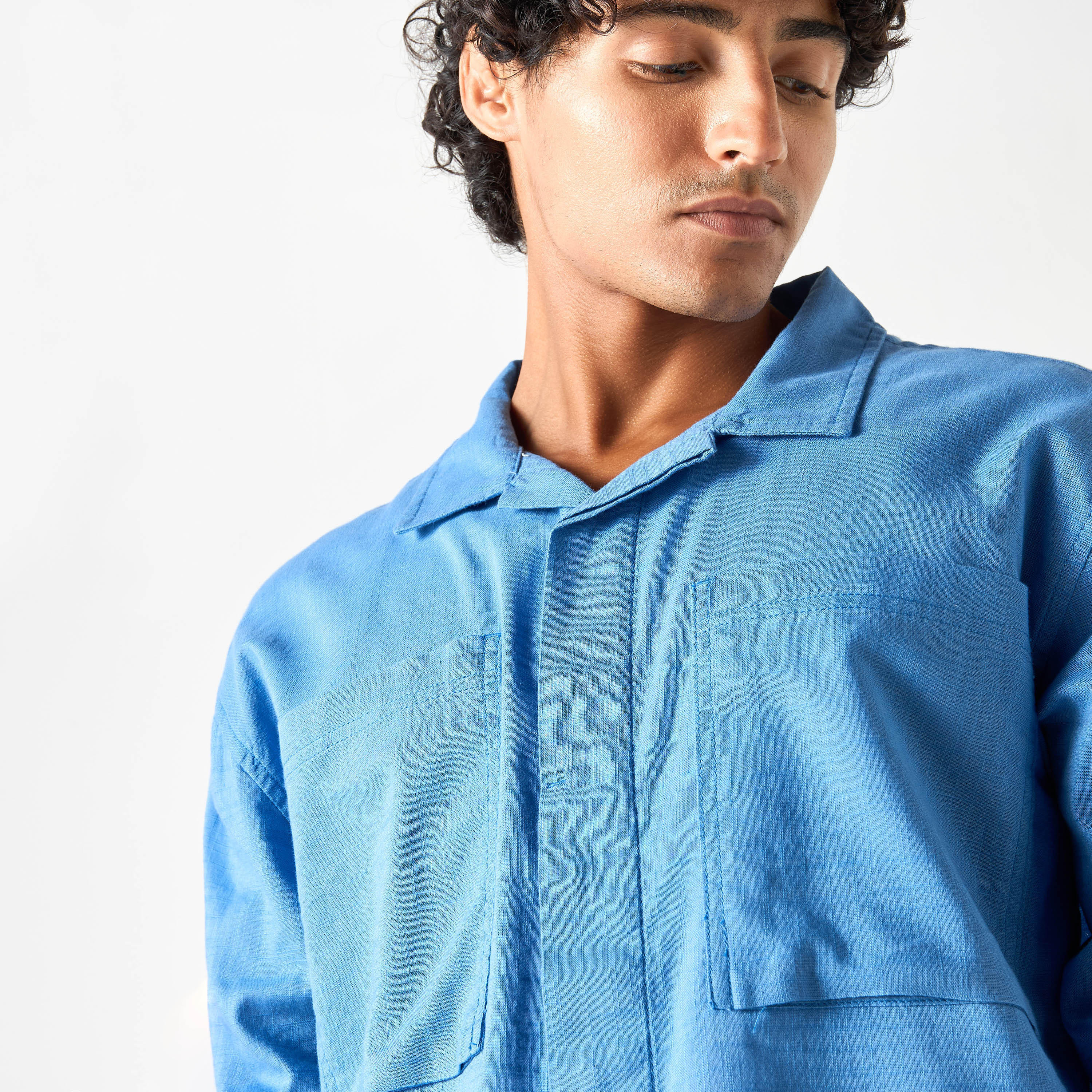 قميص قطن بياقة كامب من لي كوبر-men-clothing-shirts-image-4