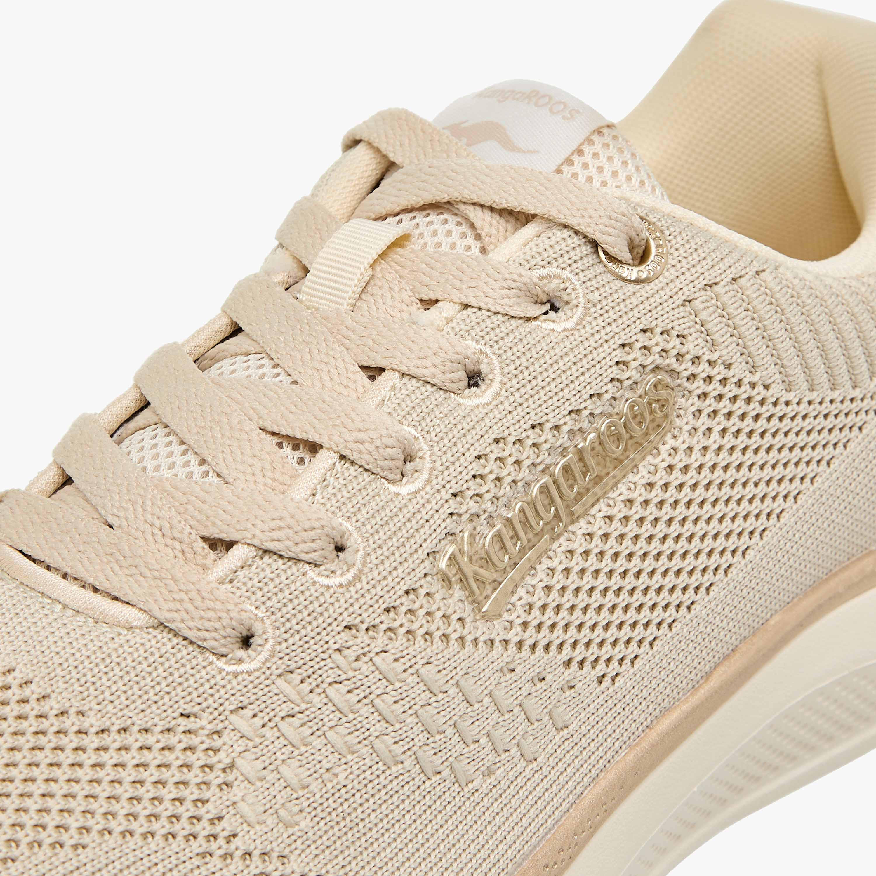 حذاء رياضي بارز الملمس برباط إغلاق للنساء من كانجاروز-women-shoes-sports-image-4