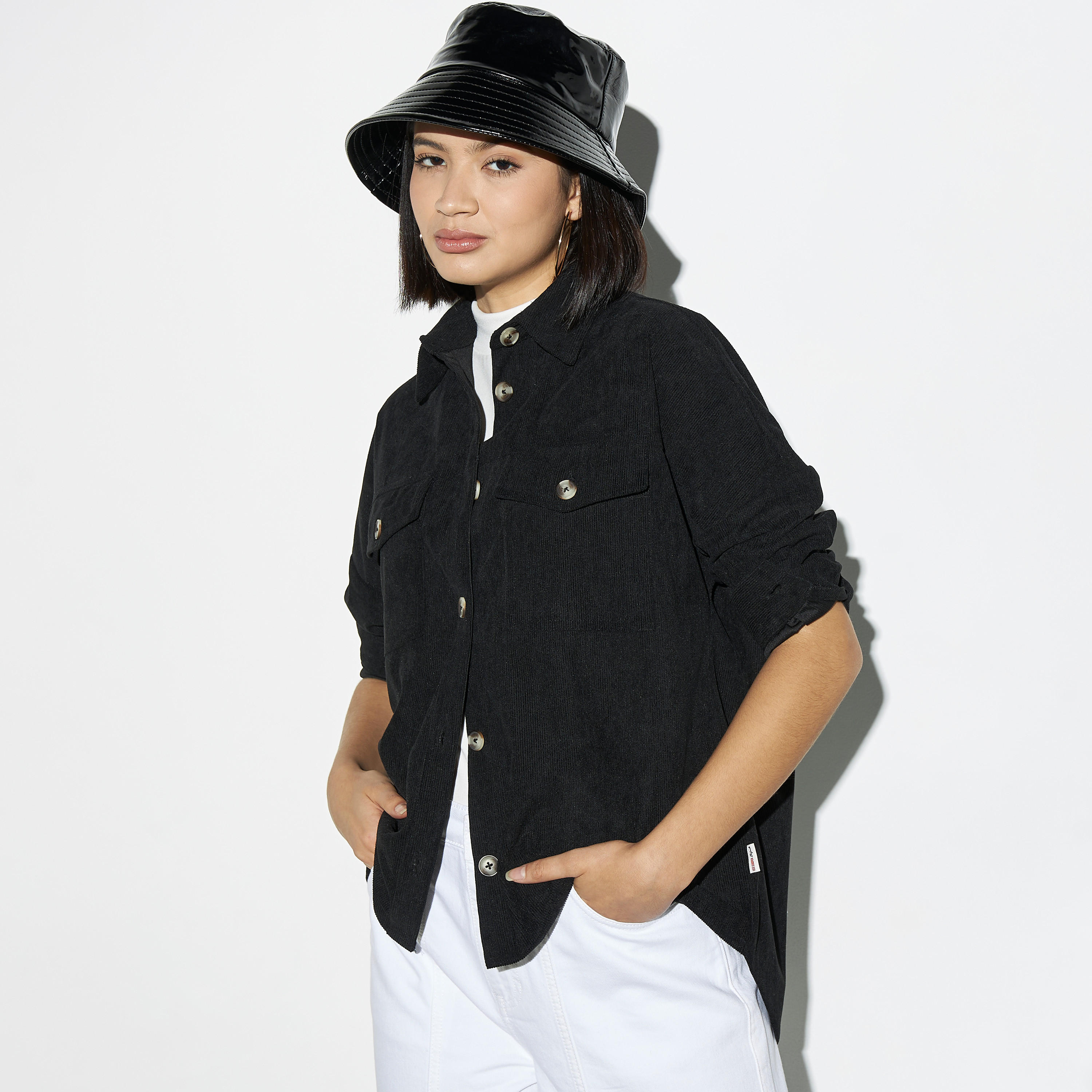 قميص سادة بأكمام طويلة وجيوب من لي كوبر-women-clothing-shirtsandblouses-shirts-image-1