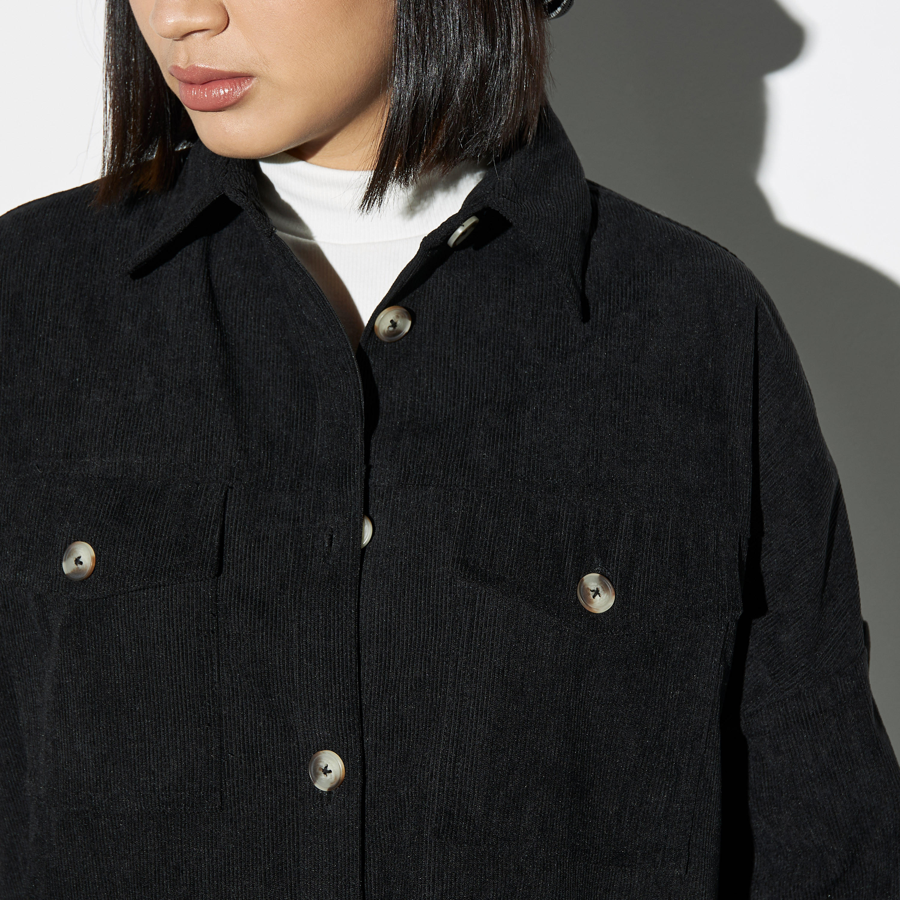 قميص سادة بأكمام طويلة وجيوب من لي كوبر-women-clothing-shirtsandblouses-shirts-image-4