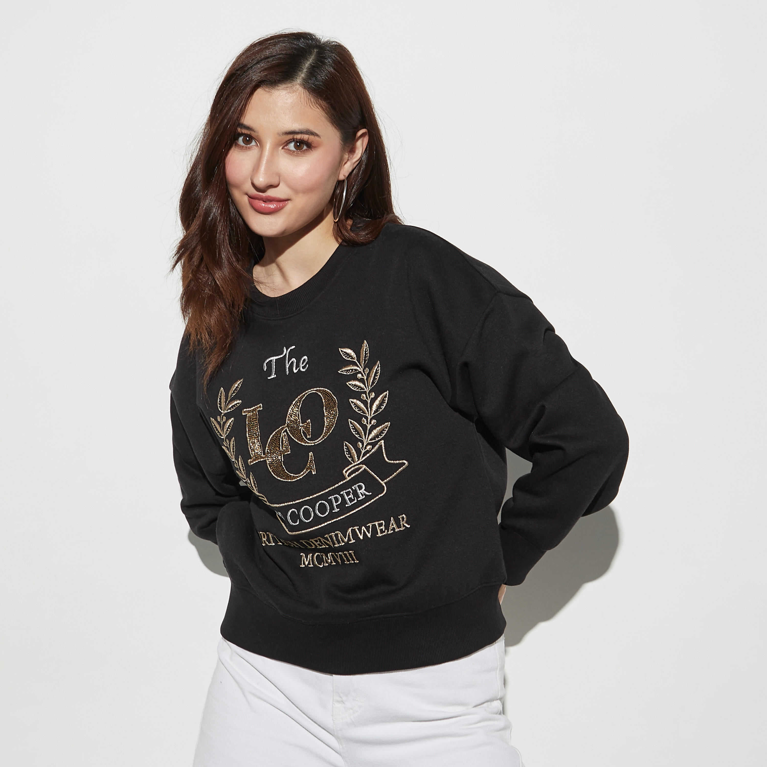 سويت شيرت مزين بياقة مستديرة وأكمام كتف منسدلة من لي كوبر-women-winterwear-hoodiesandsweatshirts-sweatshirts-image-1