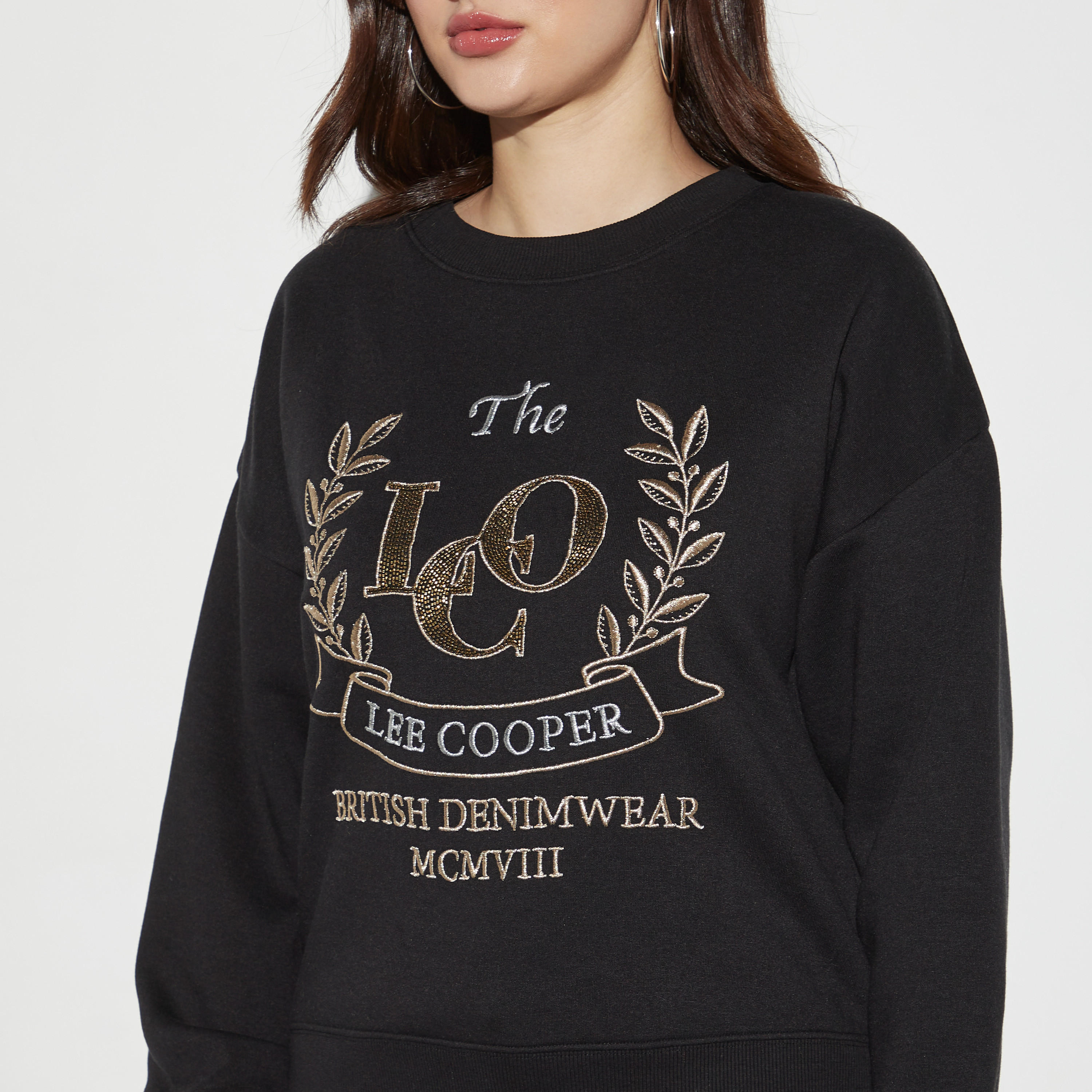 سويت شيرت مزين بياقة مستديرة وأكمام كتف منسدلة من لي كوبر-women-winterwear-hoodiesandsweatshirts-sweatshirts-image-4