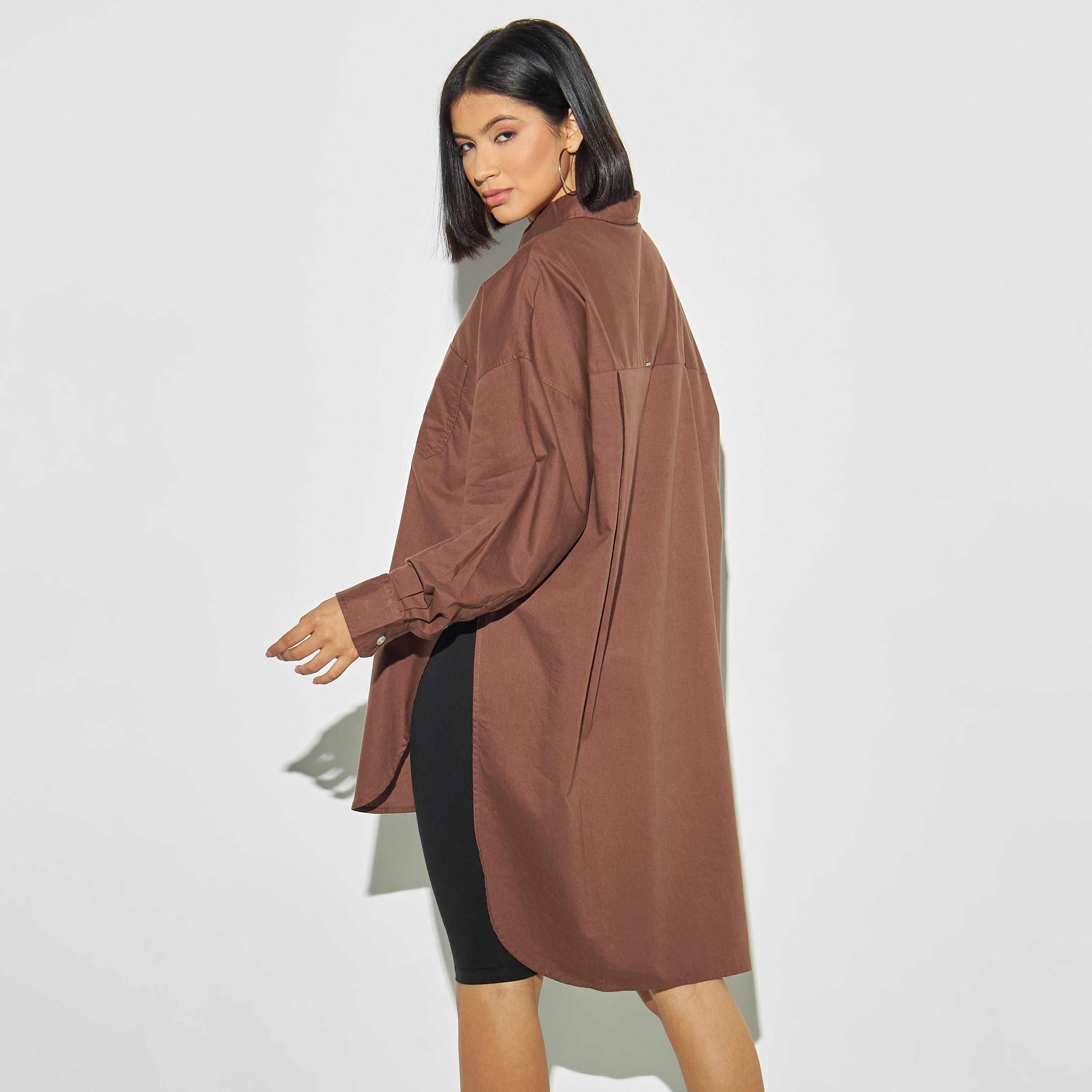 قميص أكسفورد سادة بحواف غير مستوية وجيب من لي كوبر-women-clothing-shirtsandblouses-shirts-image-3