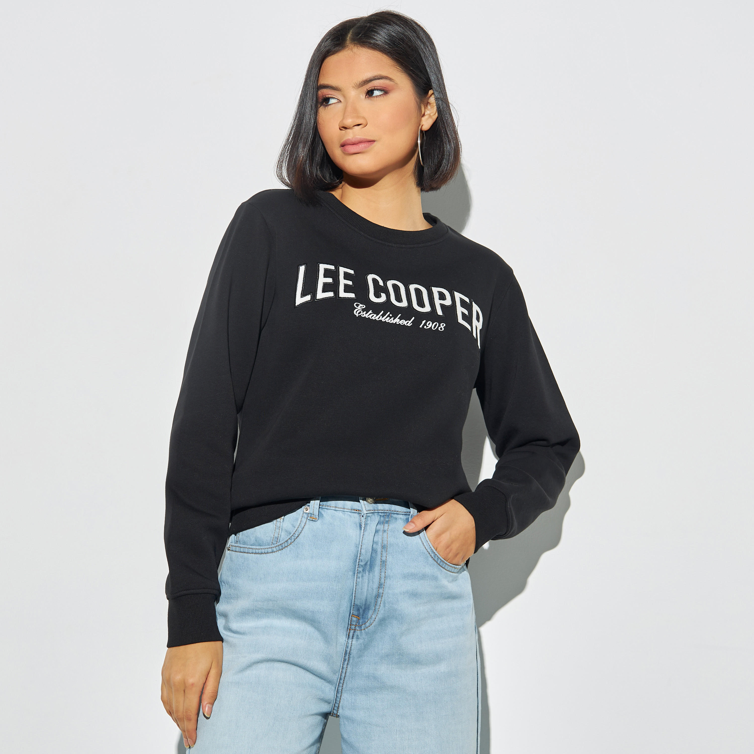 سويت شيرت مزين بأكمام طويلة من لي كوبر-women-winterwear-hoodiesandsweatshirts-sweatshirts-image-4