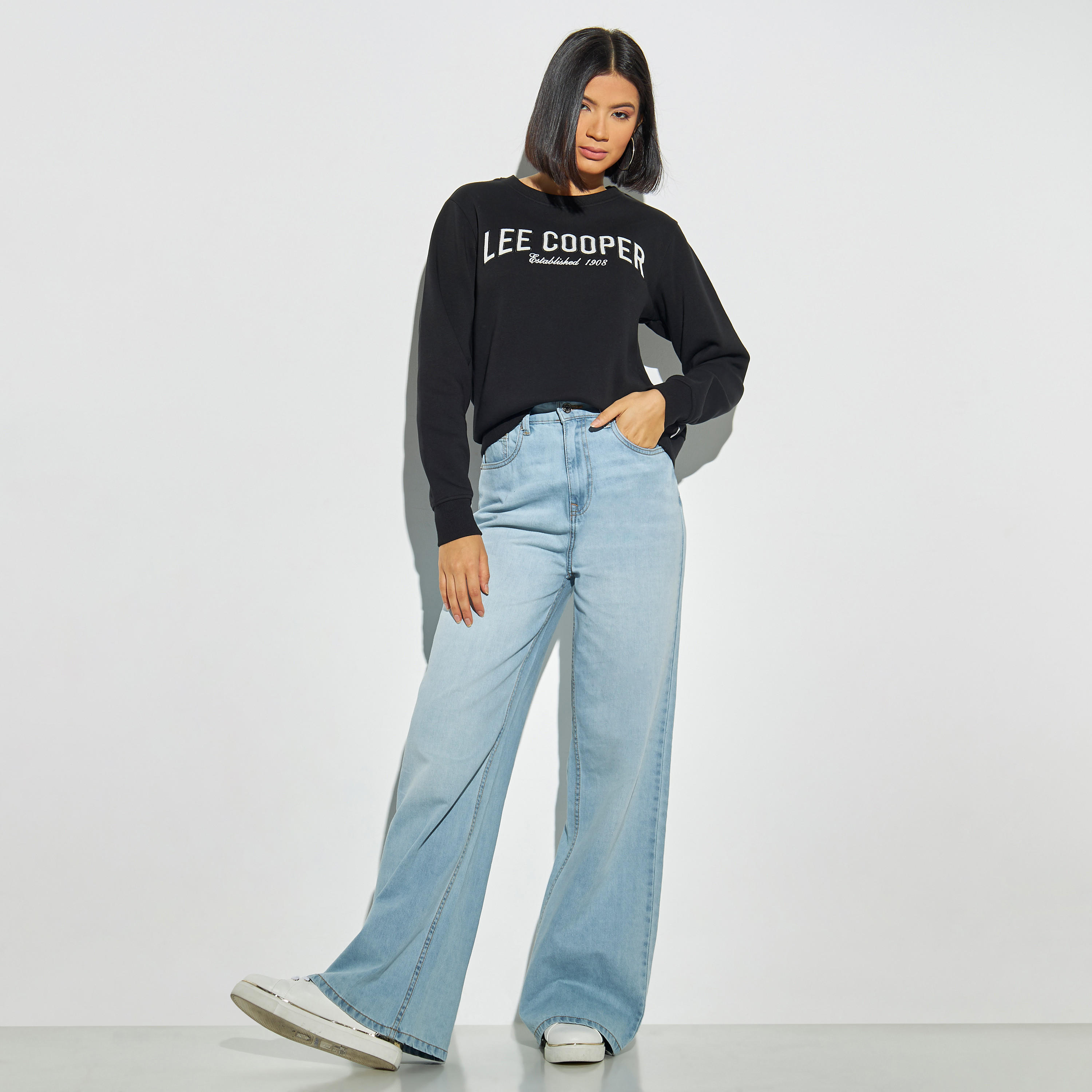 سويت شيرت مزين بأكمام طويلة من لي كوبر-women-winterwear-hoodiesandsweatshirts-sweatshirts-image-3