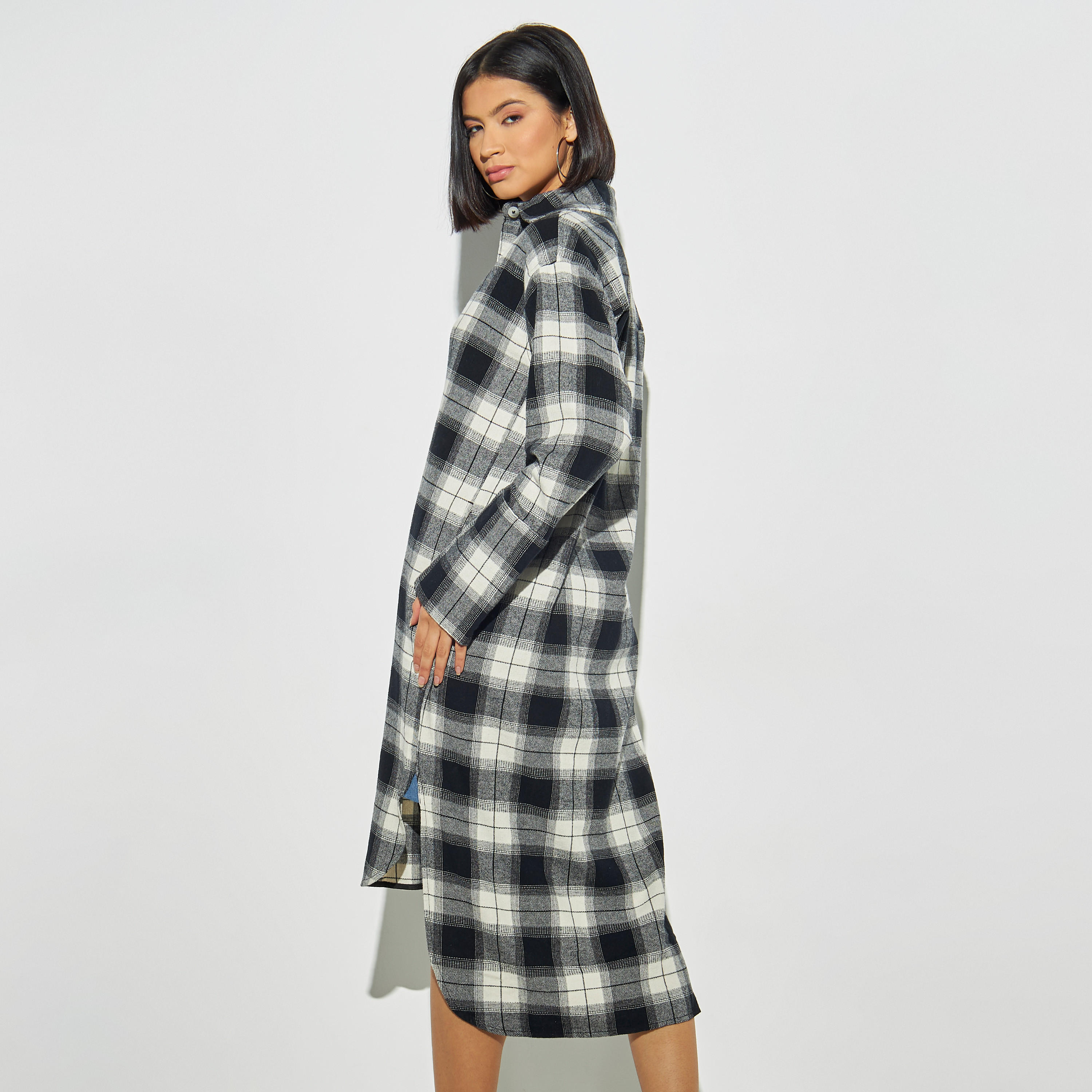 قميص كاروهات بأكمام طويلة وأطراف غير متساوية من لي كوبر-women-clothing-shirtsandblouses-shirts-image-3