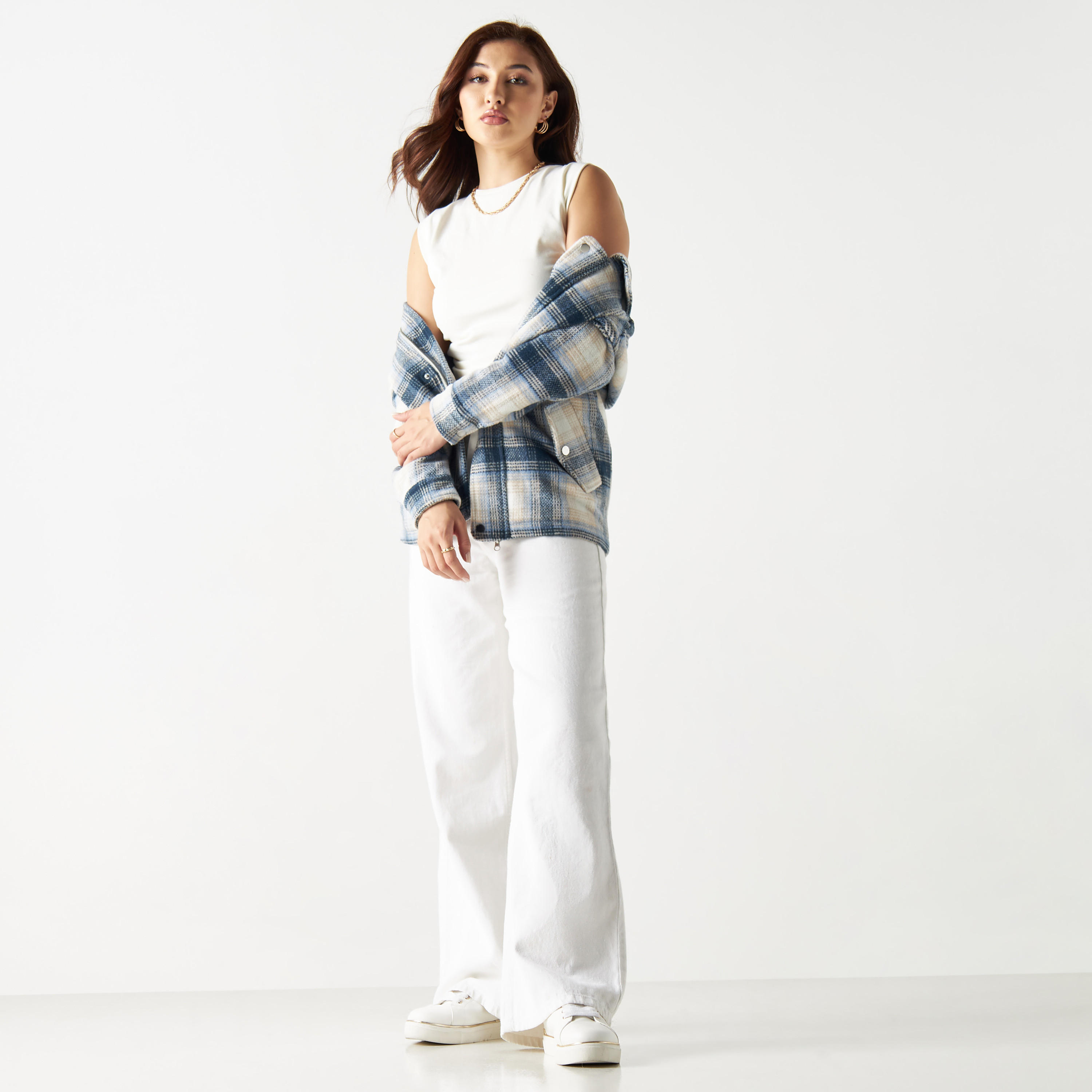 قميص كاروهات بأكمام طويلة وأزرار إغلاق من لي كوبر-women-winterwear-coatsandjackets-jackets-image-3