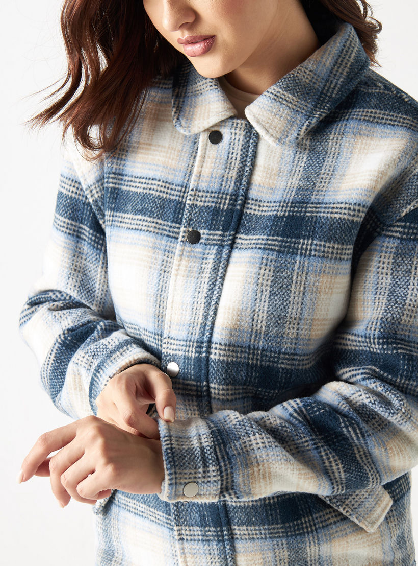 قميص كاروهات بأكمام طويلة وأزرار إغلاق من لي كوبر-women-winterwear-coatsandjackets-jackets-image-1
