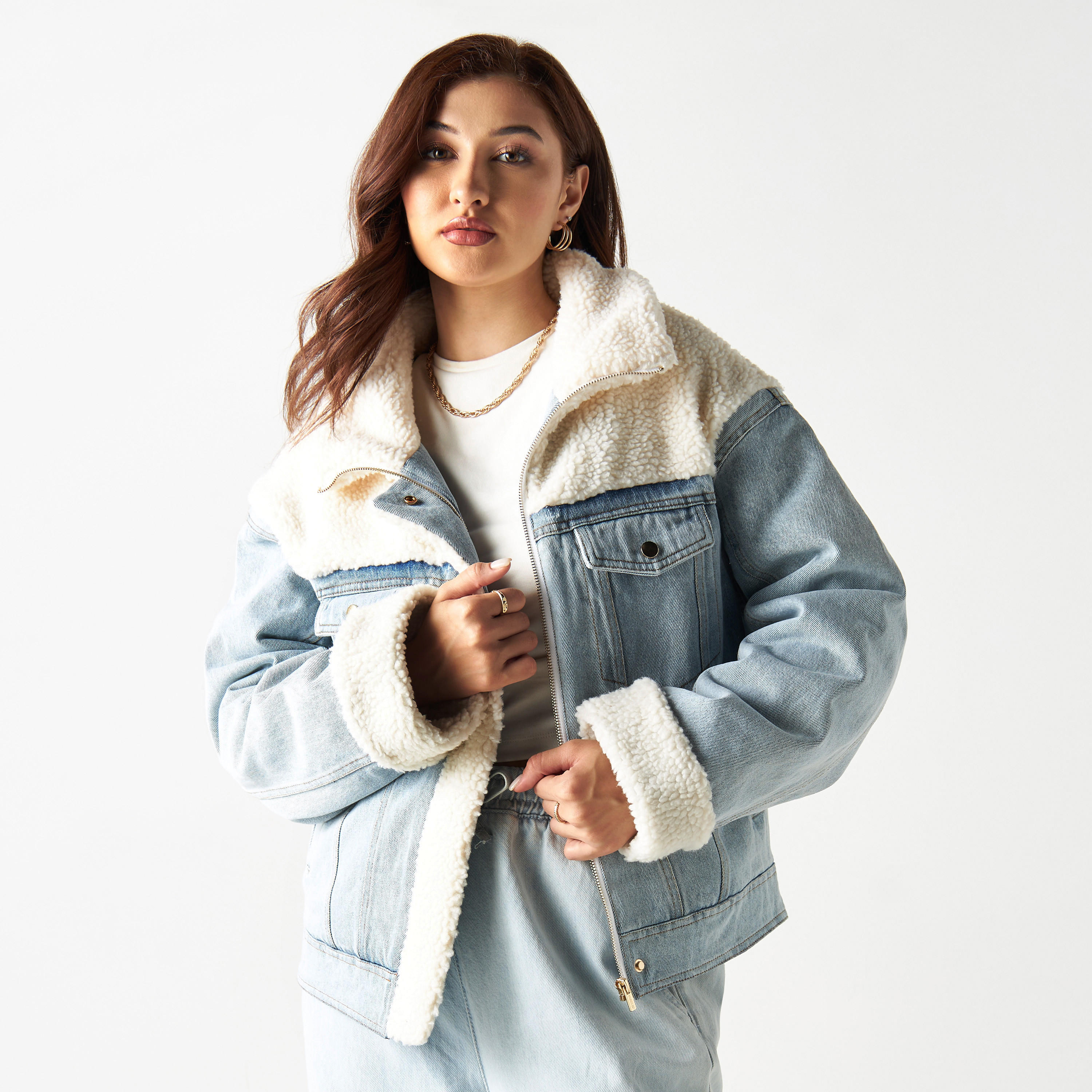 جاكيت بارز الملمس بأكمام طويلة وتفاصيل فرو من لي كوبر-women-winterwear-coatsandjackets-jackets-image-1