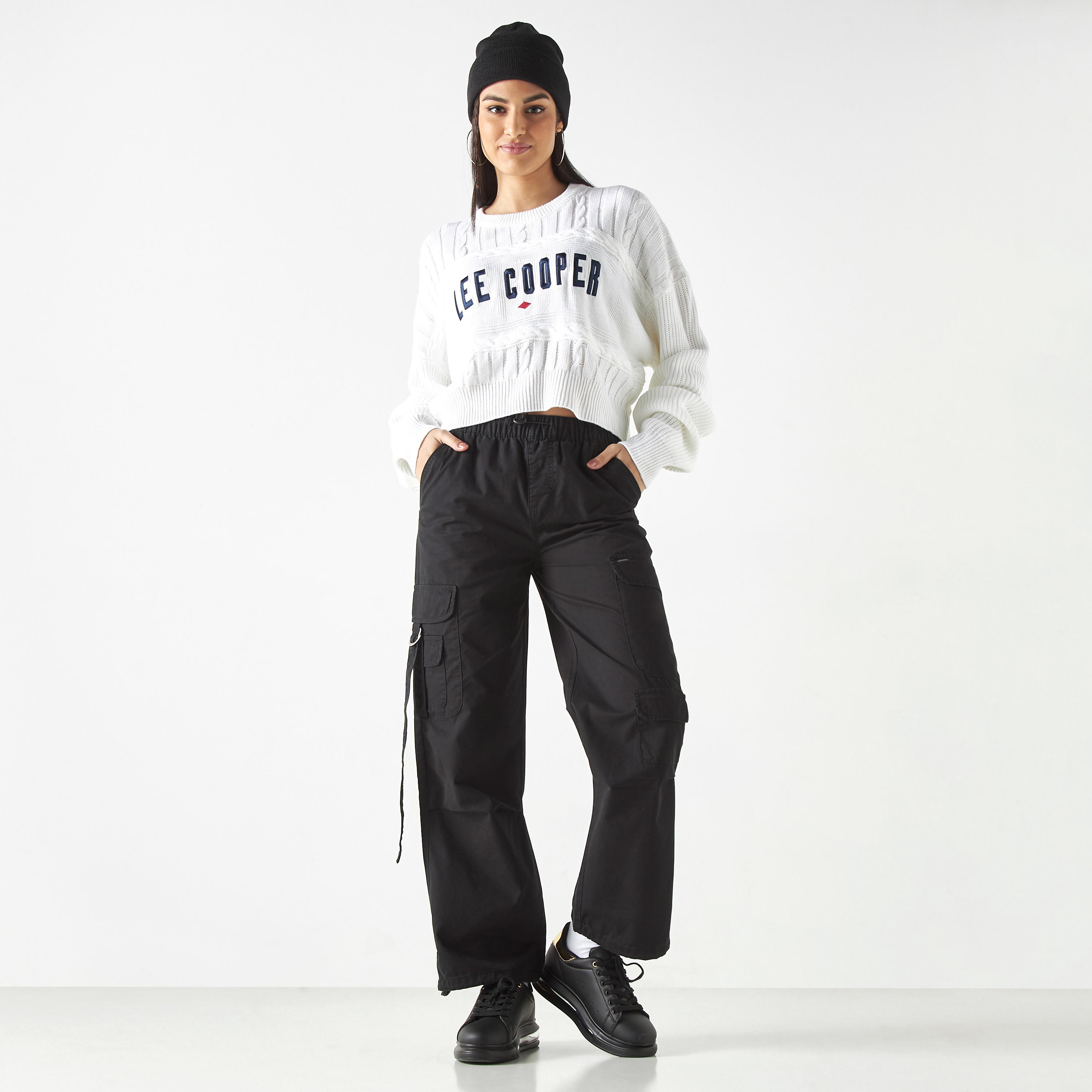 بنطلون كارجو سادة برباط إغلاق من لي كوبر-women-clothing-bottoms-trousers-image-3