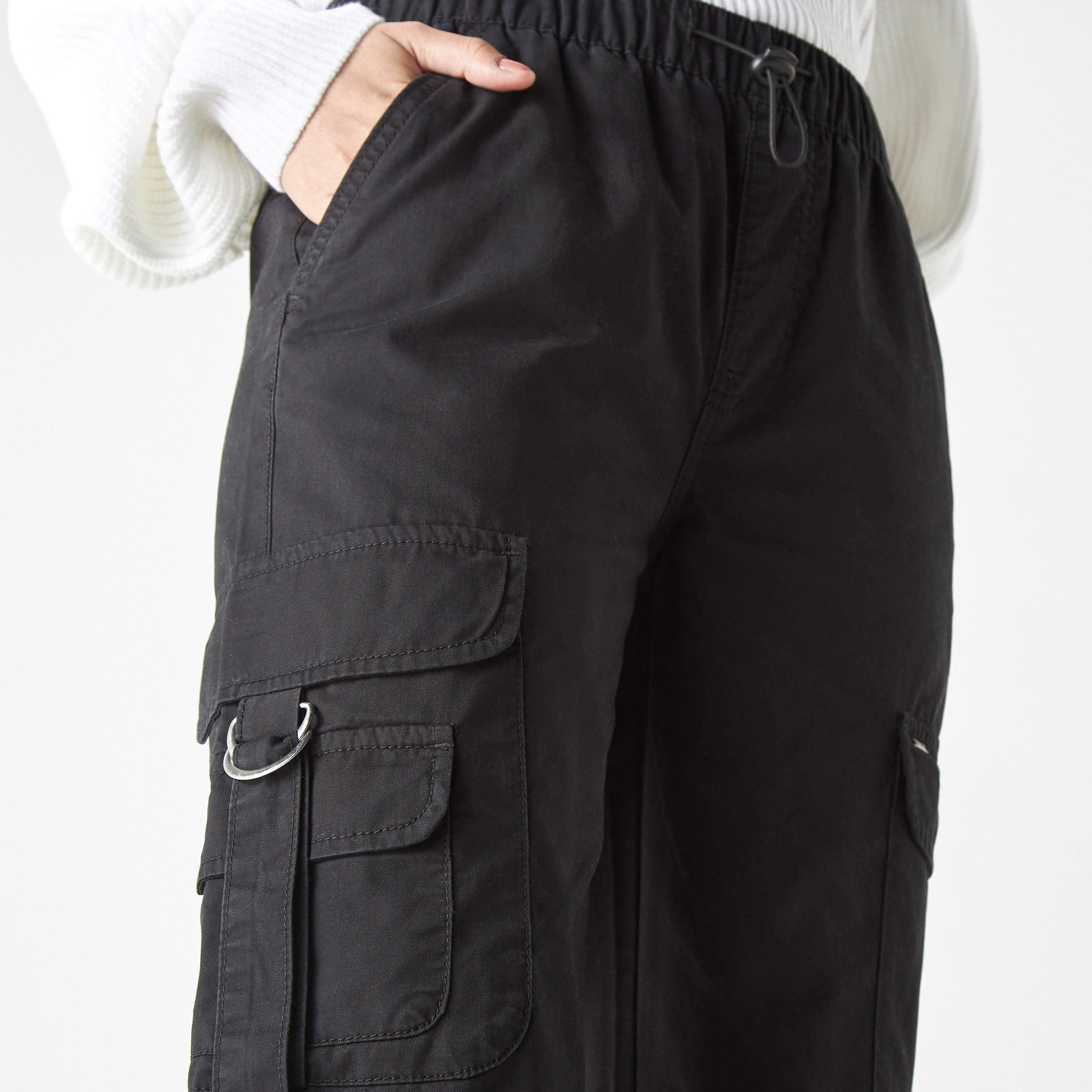 بنطلون كارجو سادة برباط إغلاق من لي كوبر-women-clothing-bottoms-trousers-image-1
