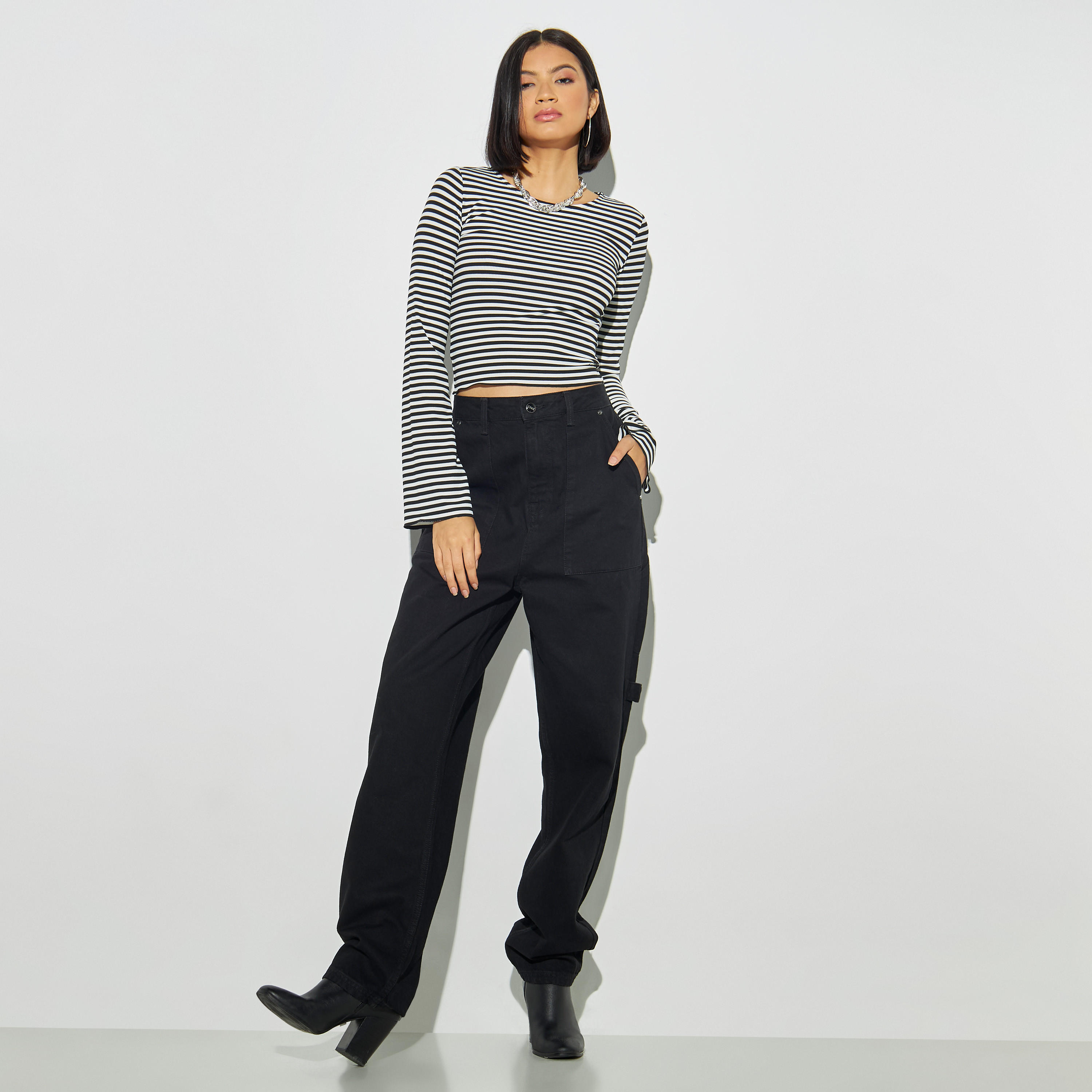 تيشيرت مخطط بياقة ضيقة وأكمام طويلة من لي كوبر-women-clothing-tshirts-image-2