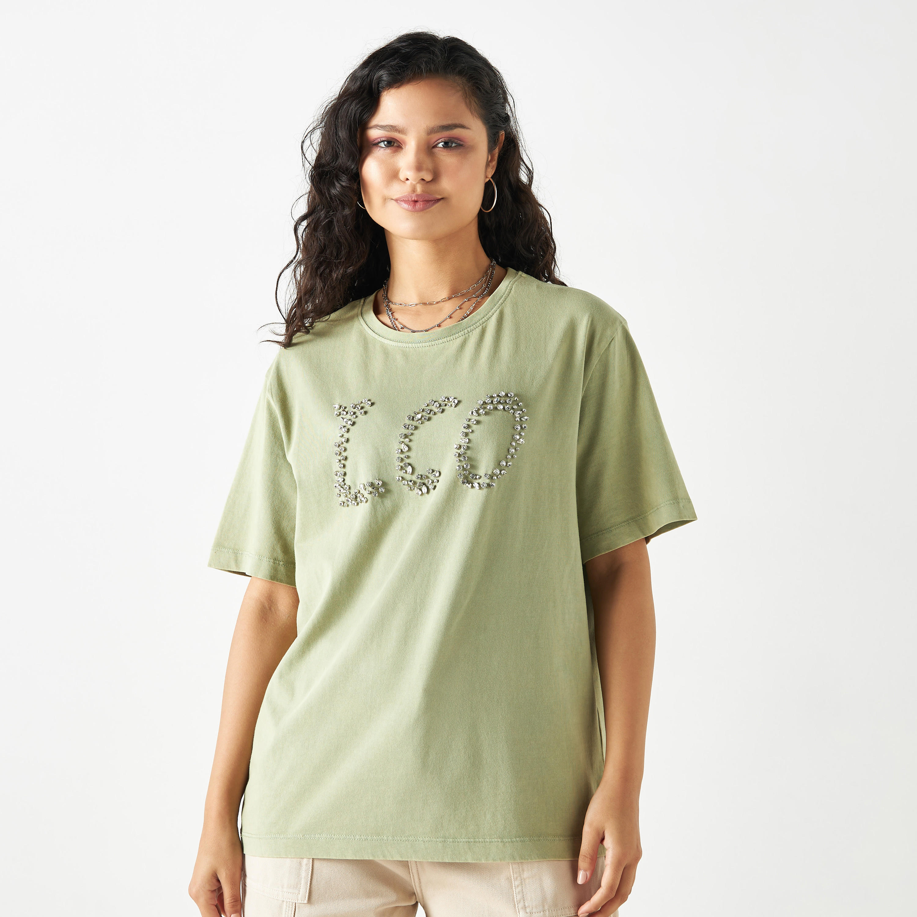 تيشيرت قطن مزين بياقة ضيّقة وأكمام قصيرة من لي كوبر-women-clothing-tshirts-image-1