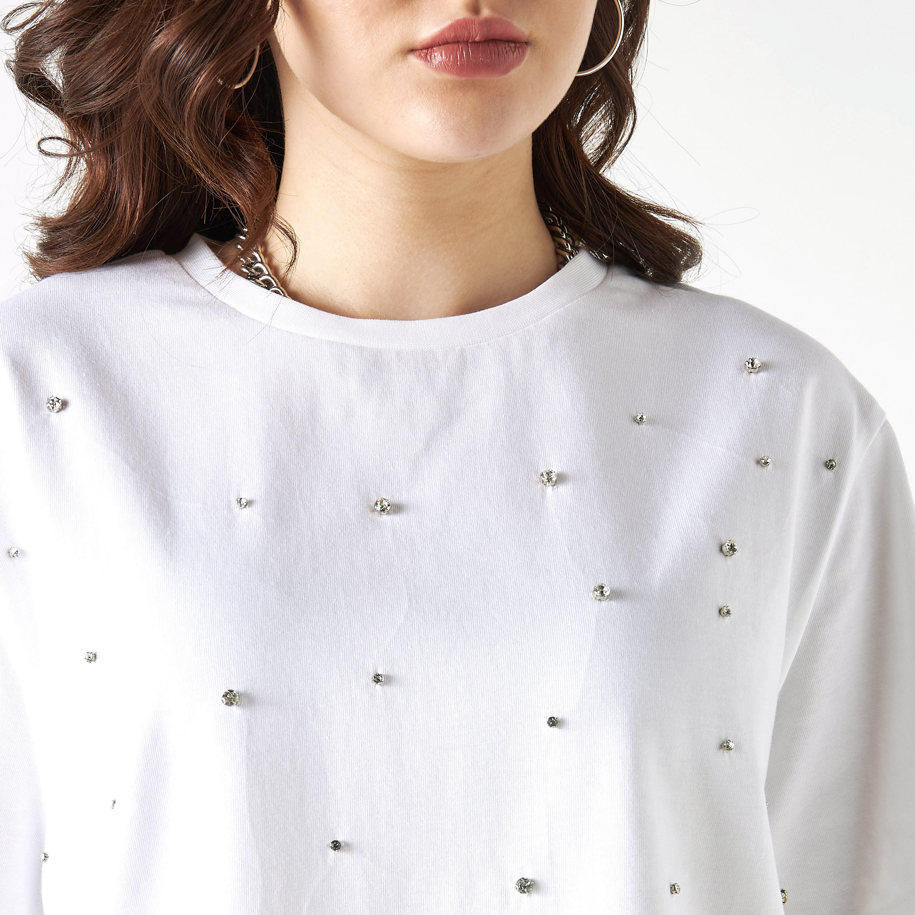 تيشيرت قطن مزين بياقة ضيّقة وأكمام قصيرة من لي كوبر-women-clothing-tshirts-image-12