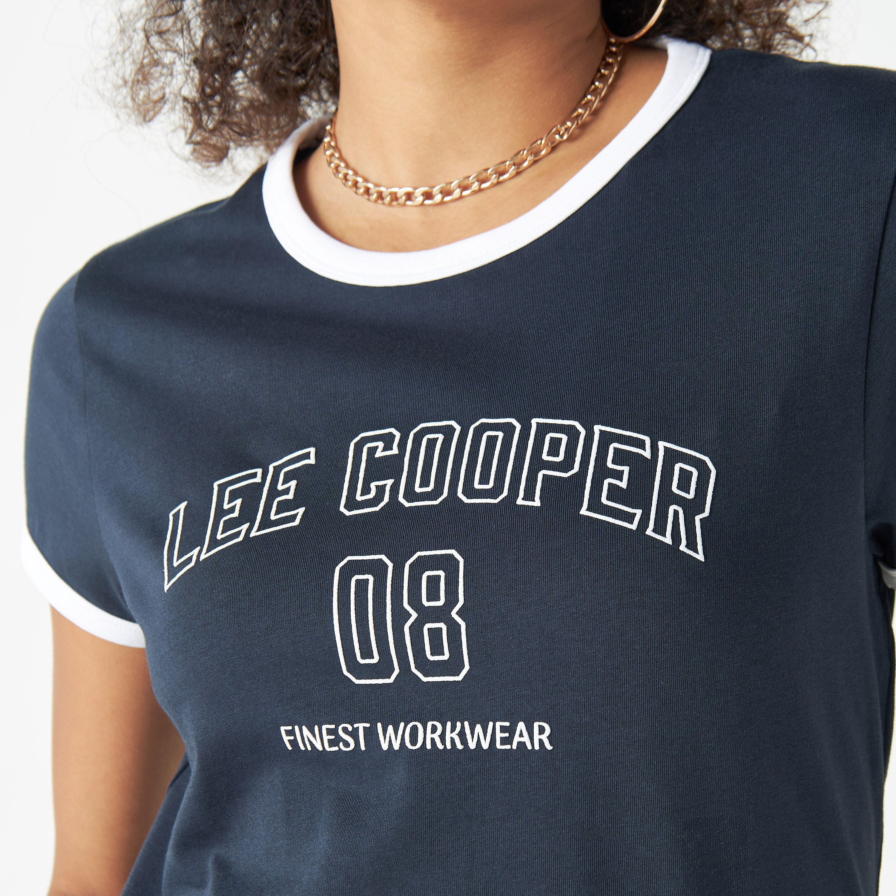 تيشيرت بتفاصيل تيبوجرافية وأكمام قصيرة من لي كوبر-women-clothing-tshirts-image-4