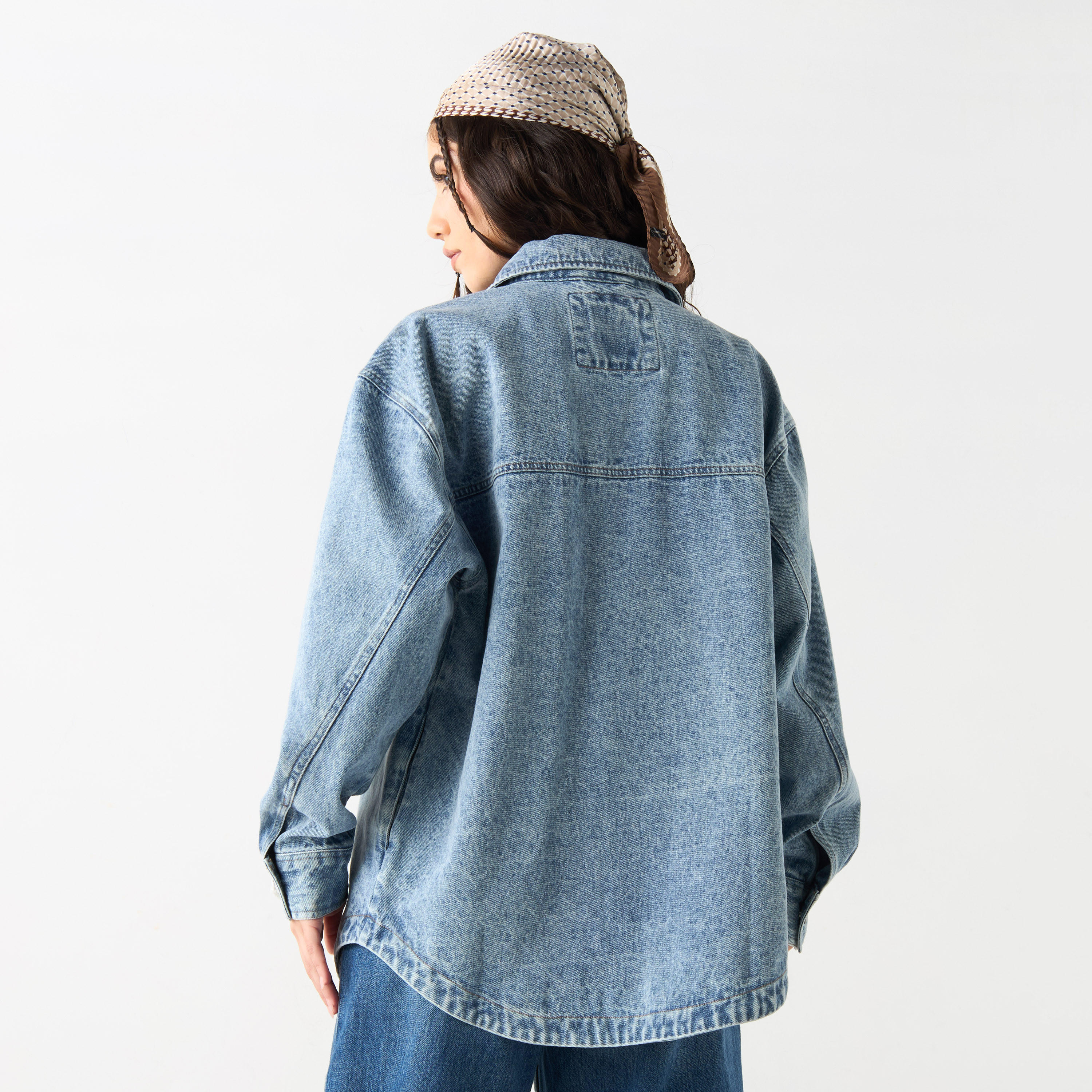 قميص دينم بأكمام طويلة وجيوب من لي كوبر-women-clothing-shirtsandblouses-shirts-image-3