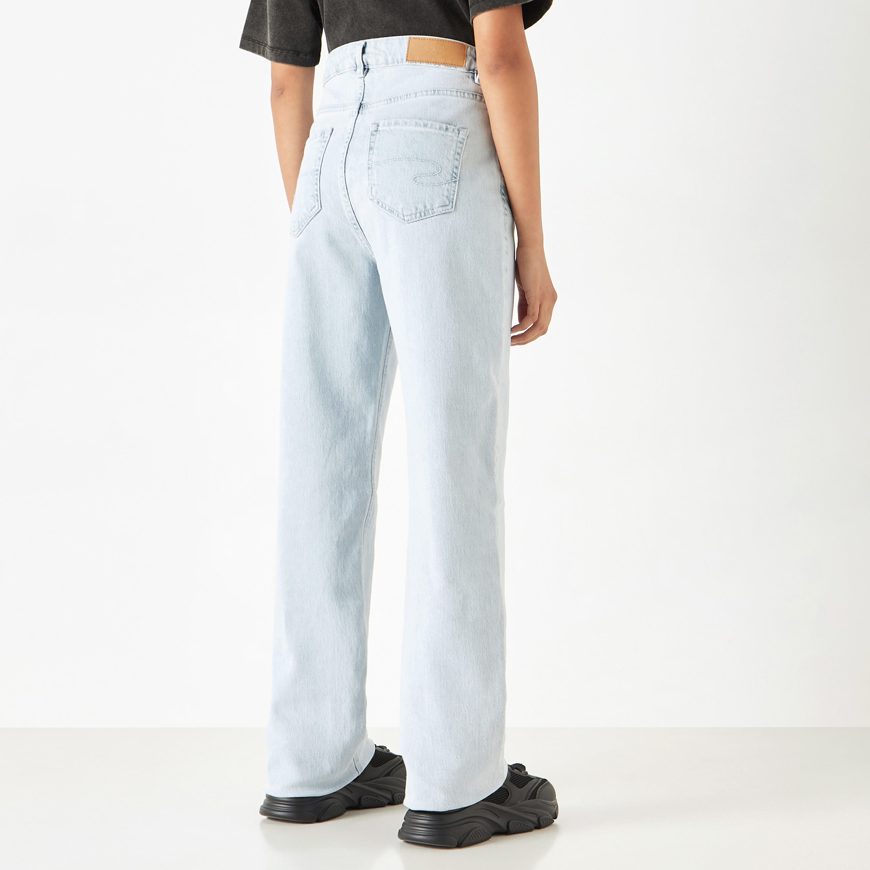 بنطلون جينز بقصّة مستقيمة وجيوب من لي كوبر-women-clothing-bottoms-jeans-image-3