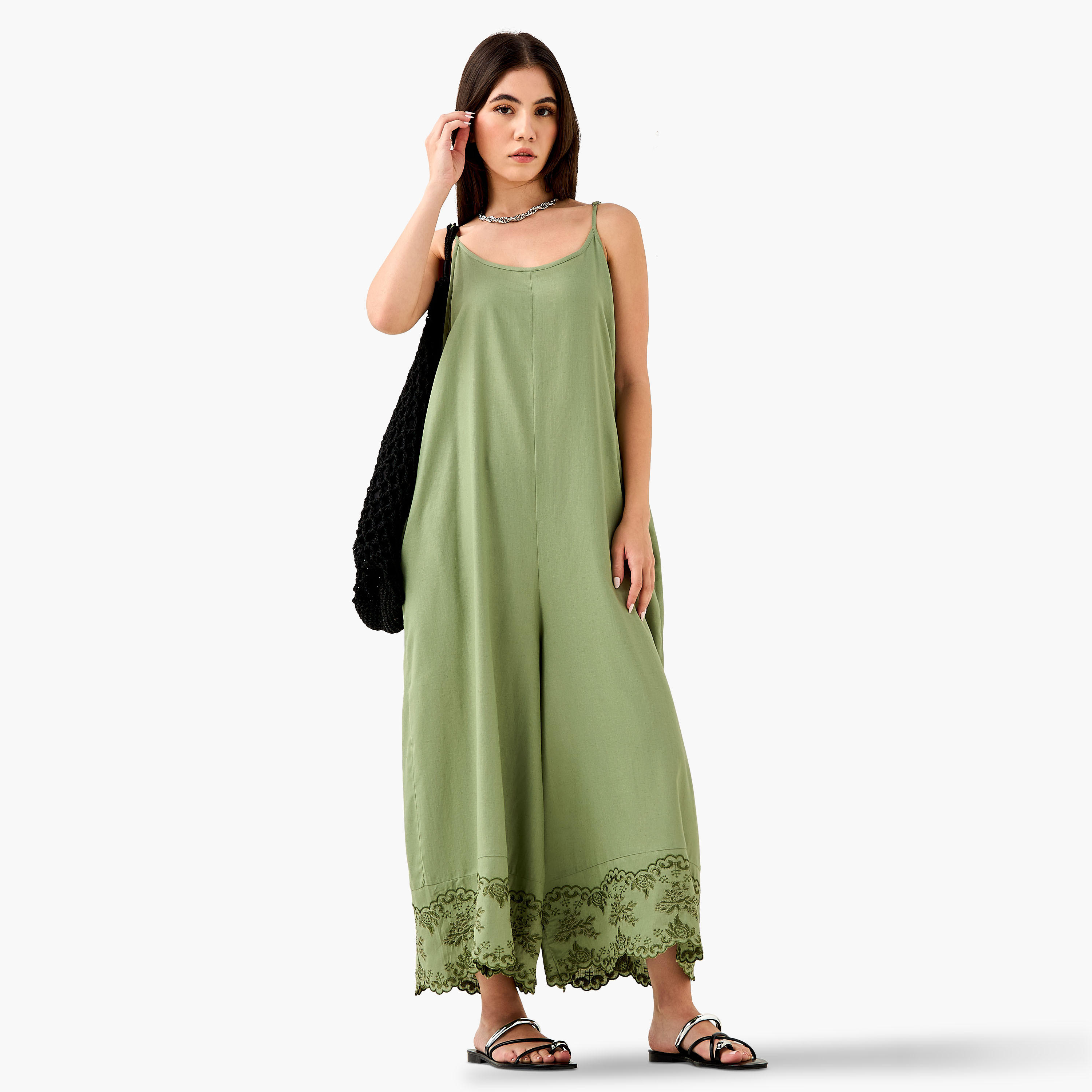 جمبسوت مطرز بدون أكمام من لي كوبر-women-clothing-jumpsuits-image-1