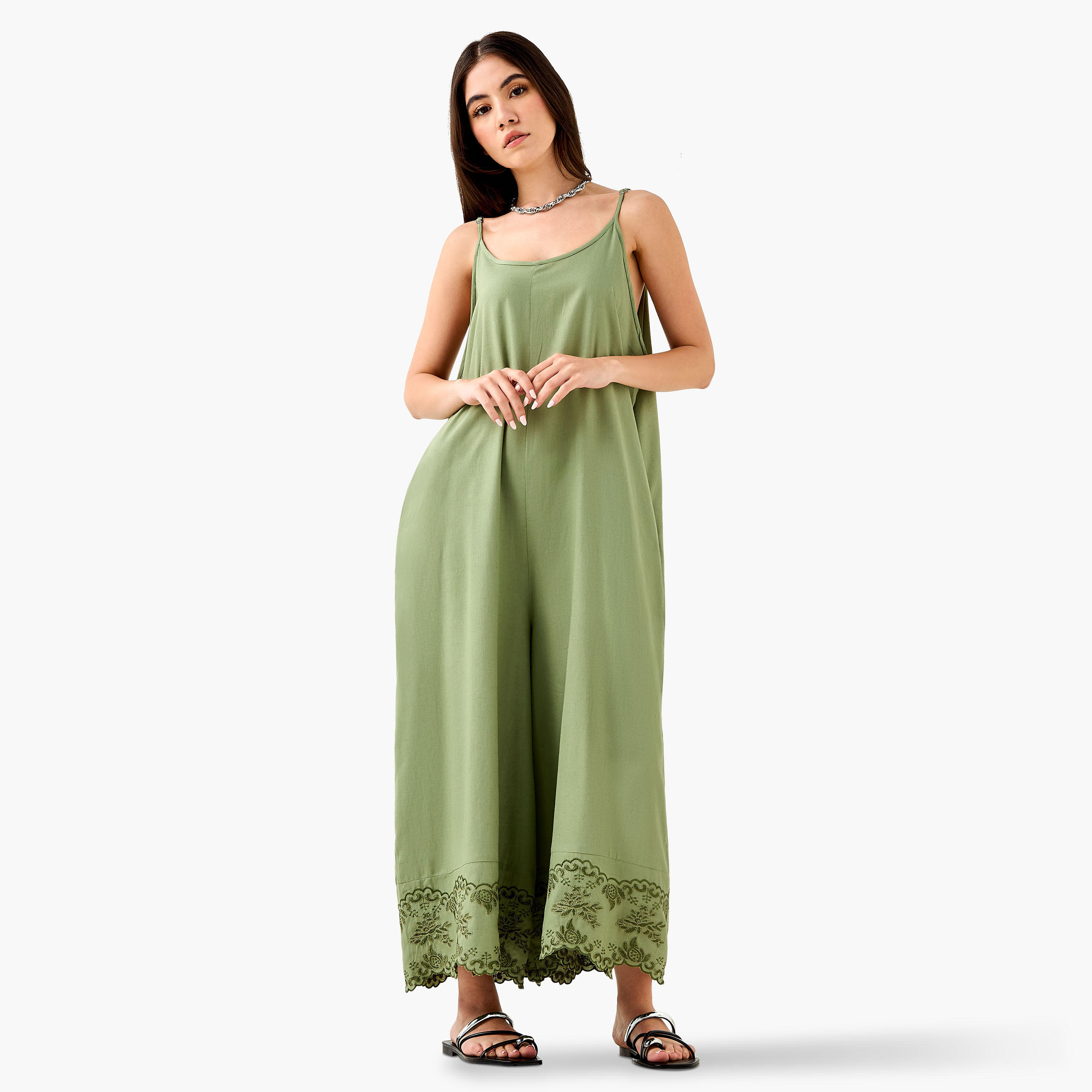 جمبسوت مطرز بدون أكمام من لي كوبر-women-clothing-jumpsuits-image-2