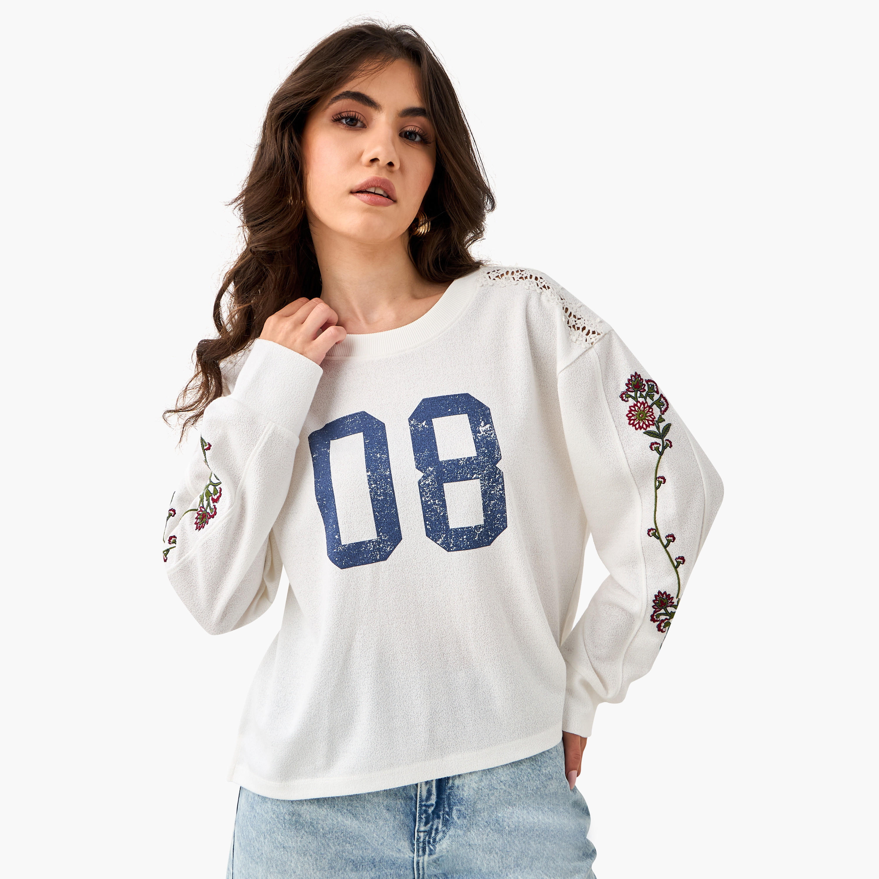تيشيرت بياقة ضيقة وتطريز من لي كوبر-women-clothing-tshirts-image-5