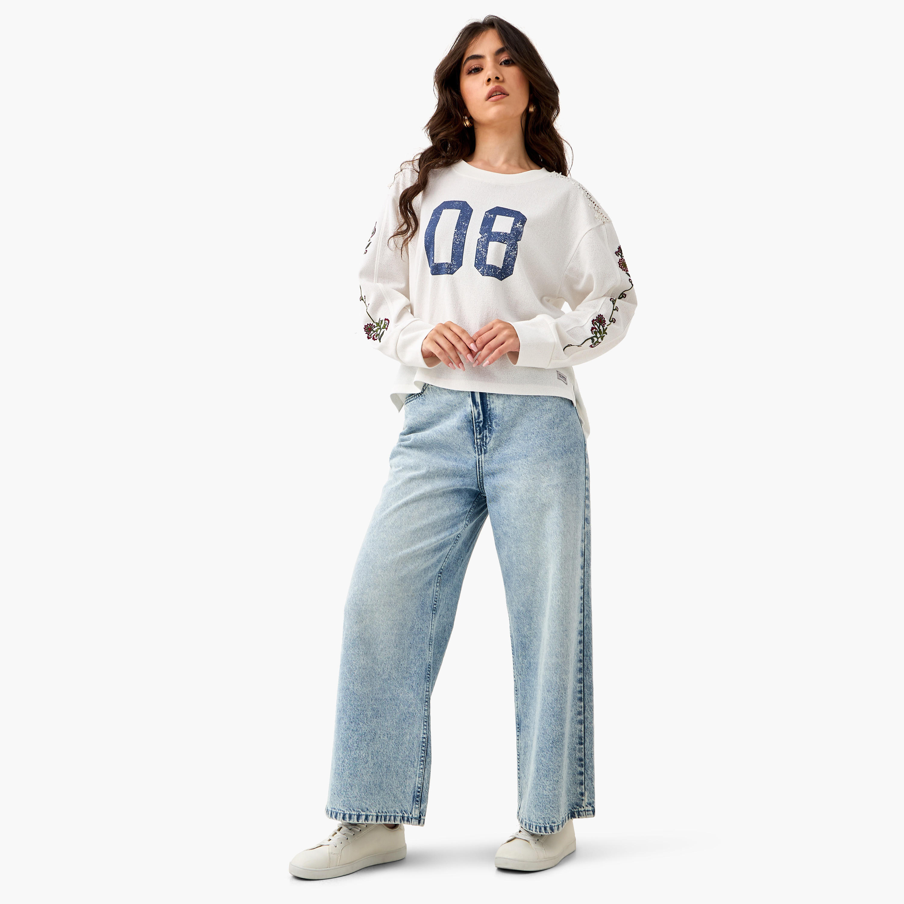 تيشيرت بياقة ضيقة وتطريز من لي كوبر-women-clothing-tshirts-image-4
