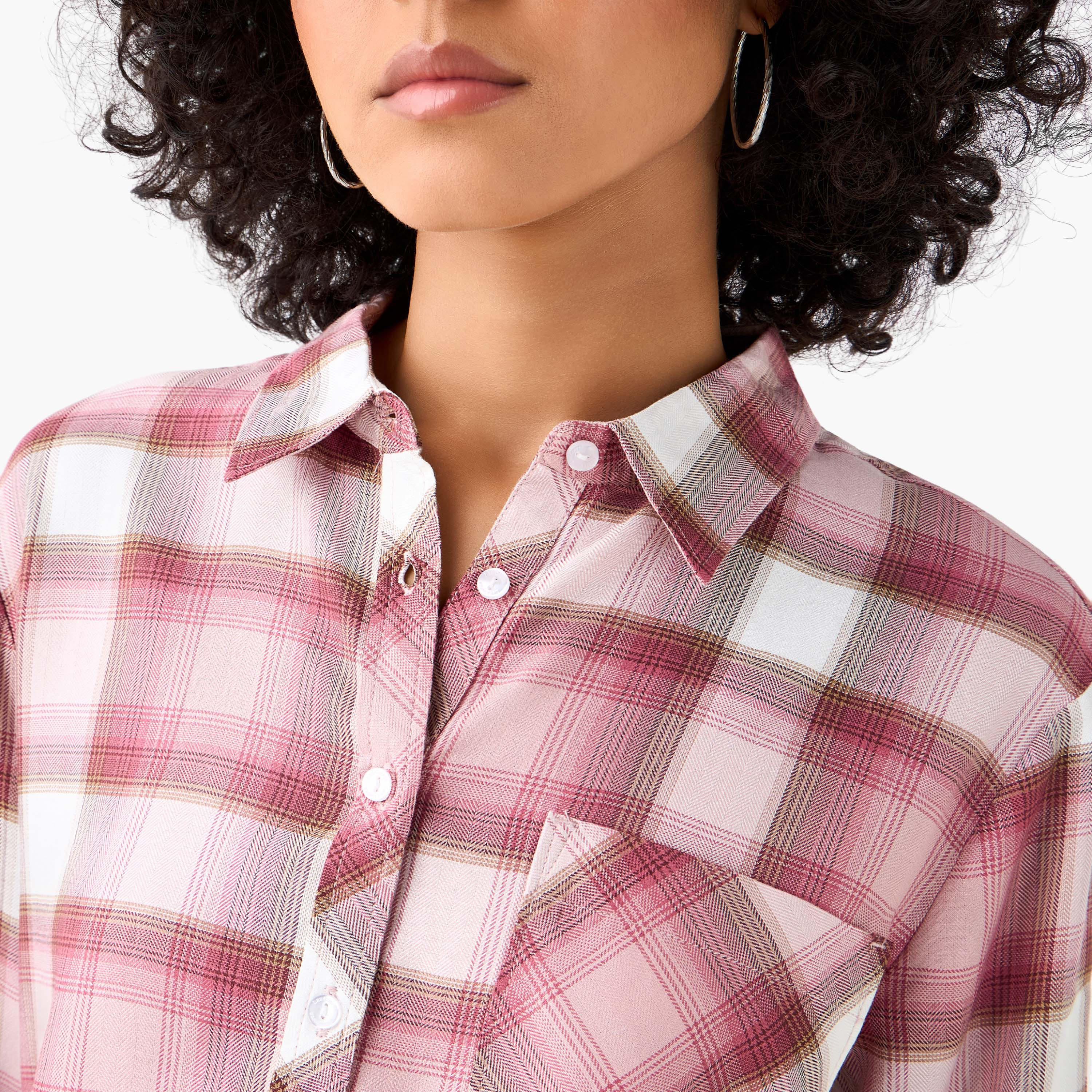 قميص كاروهات بقصة عادية من لي كوبر-women-clothing-shirtsandblouses-shirts-image-3