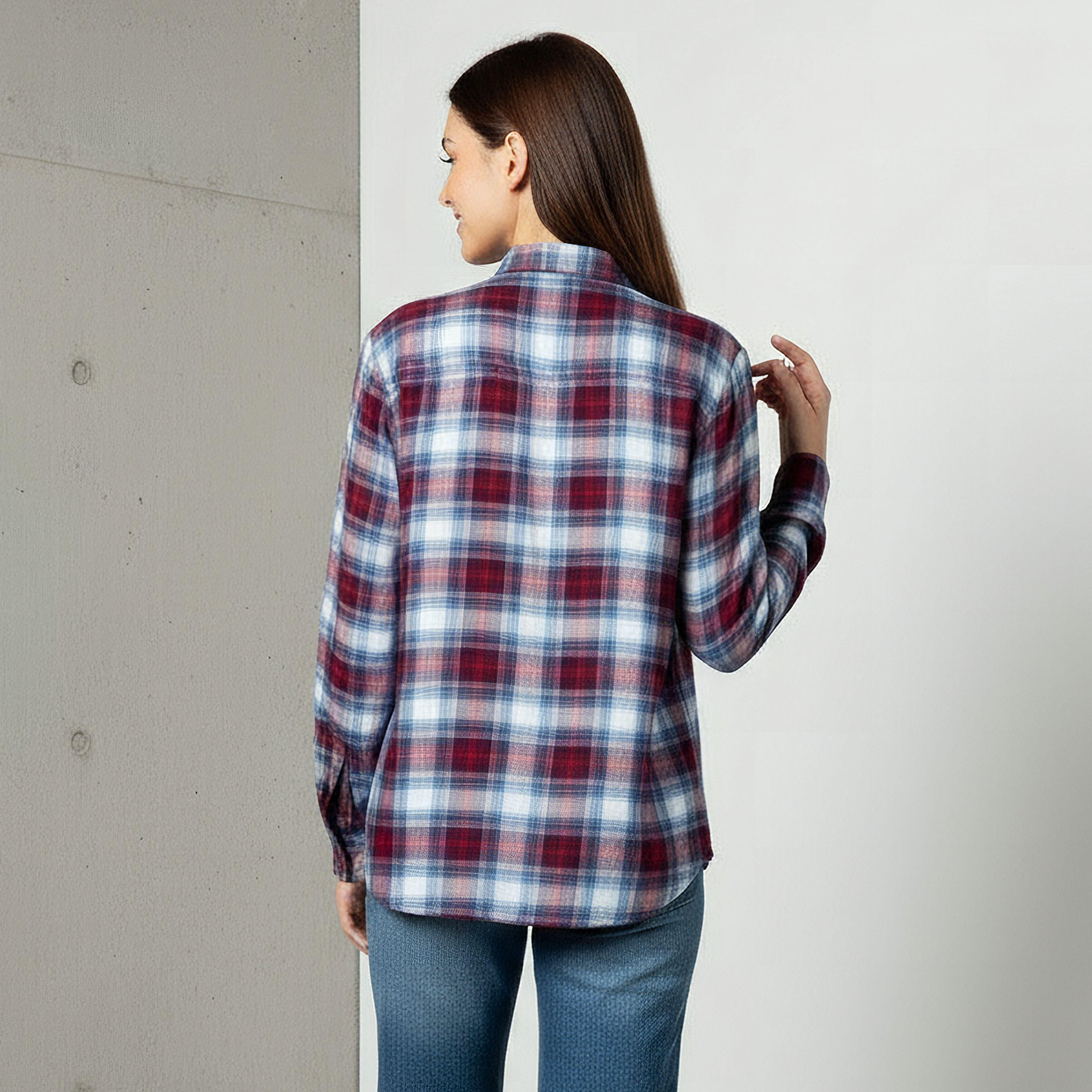 قميص كاروهات بقصة عادية من لي كوبر-women-clothing-shirtsandblouses-shirts-image-3