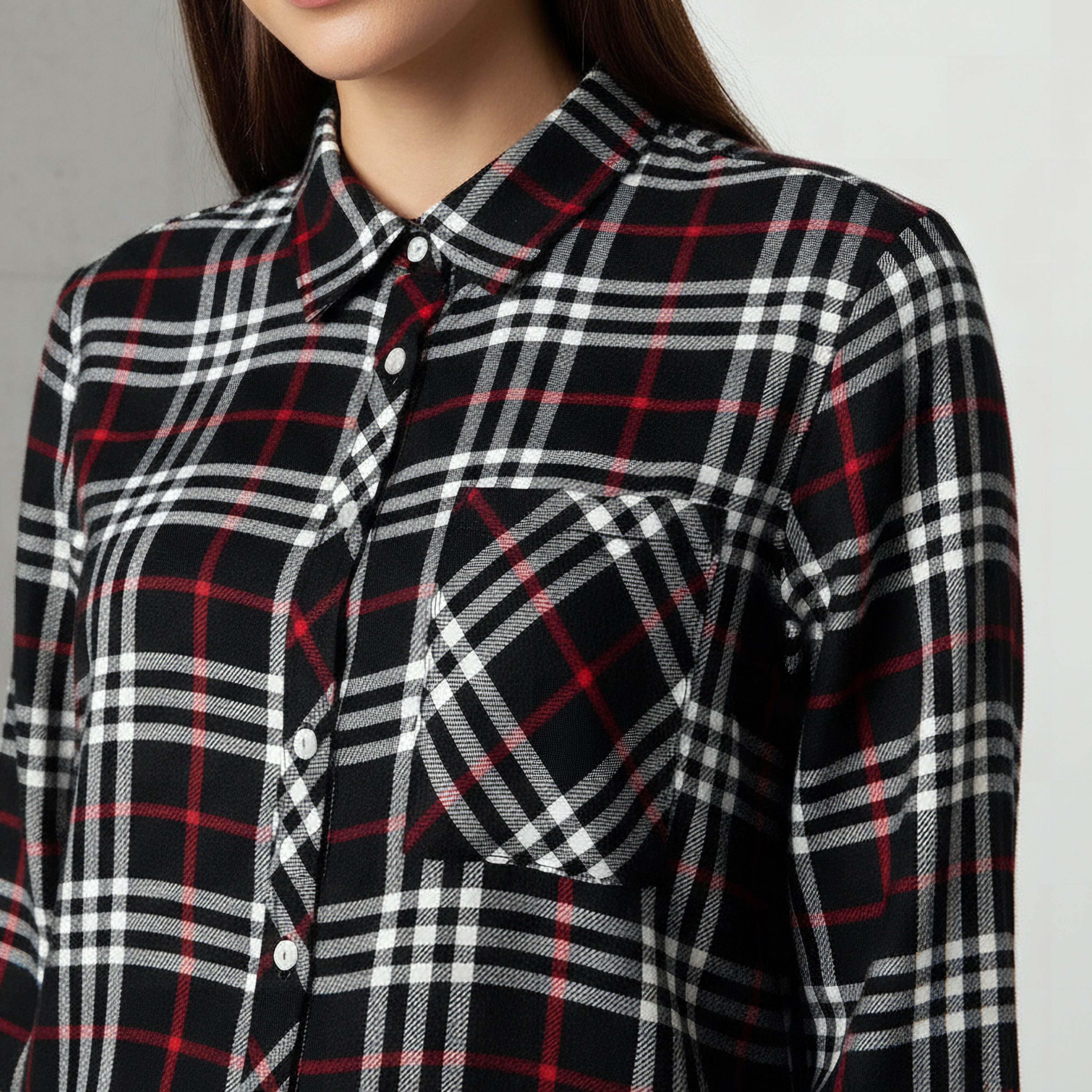 قميص كاروهات بقصة عادية من لي كوبر-women-clothing-shirtsandblouses-shirts-image-4