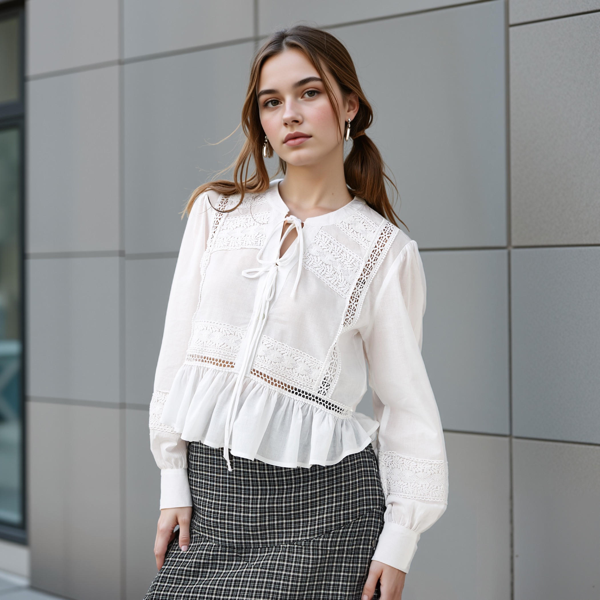 بلوزة بخصر كشكش وتفاصيل دانتيل مع أربطة من لي كوبر-women-clothing-shirtsandblouses-blouses-image-1