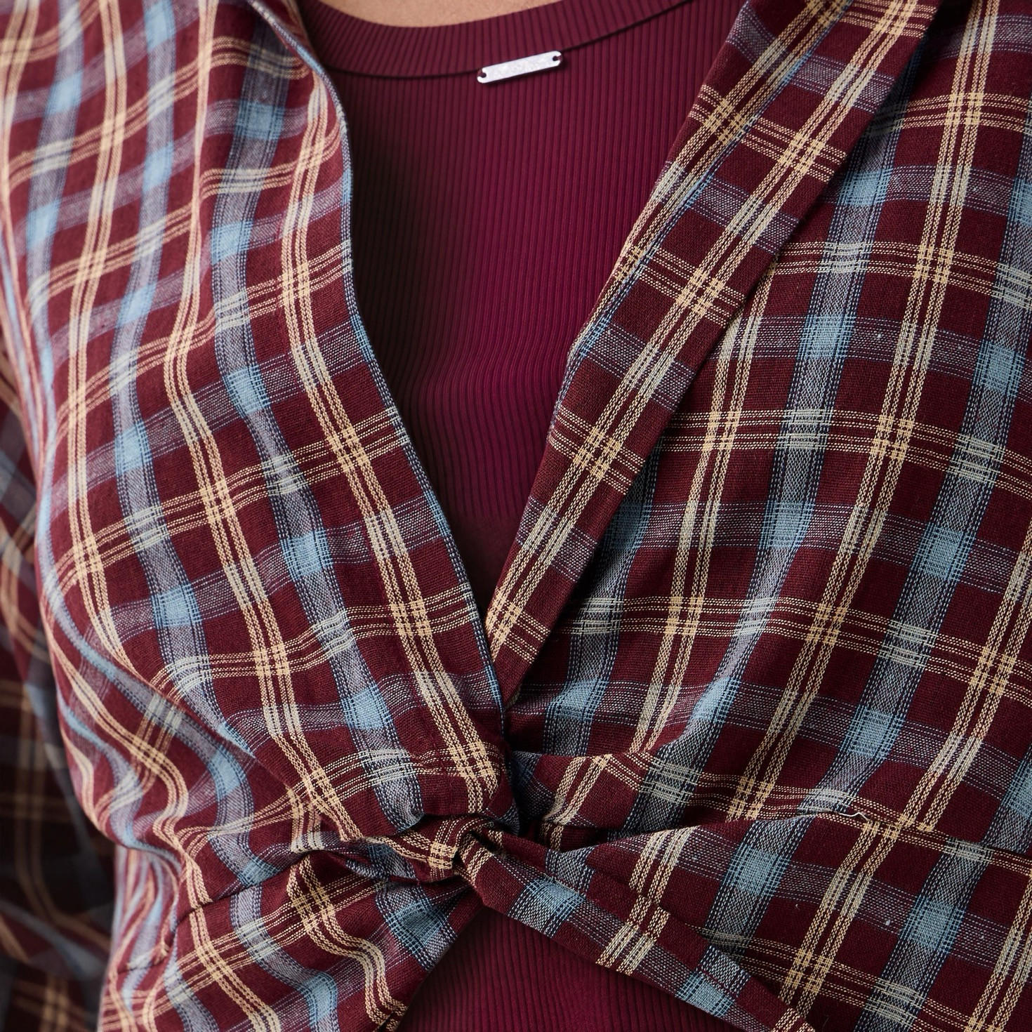 قميص قطن كاروهات بقصّة عادية من لي كوبر-women-clothing-shirtsandblouses-shirts-image-5