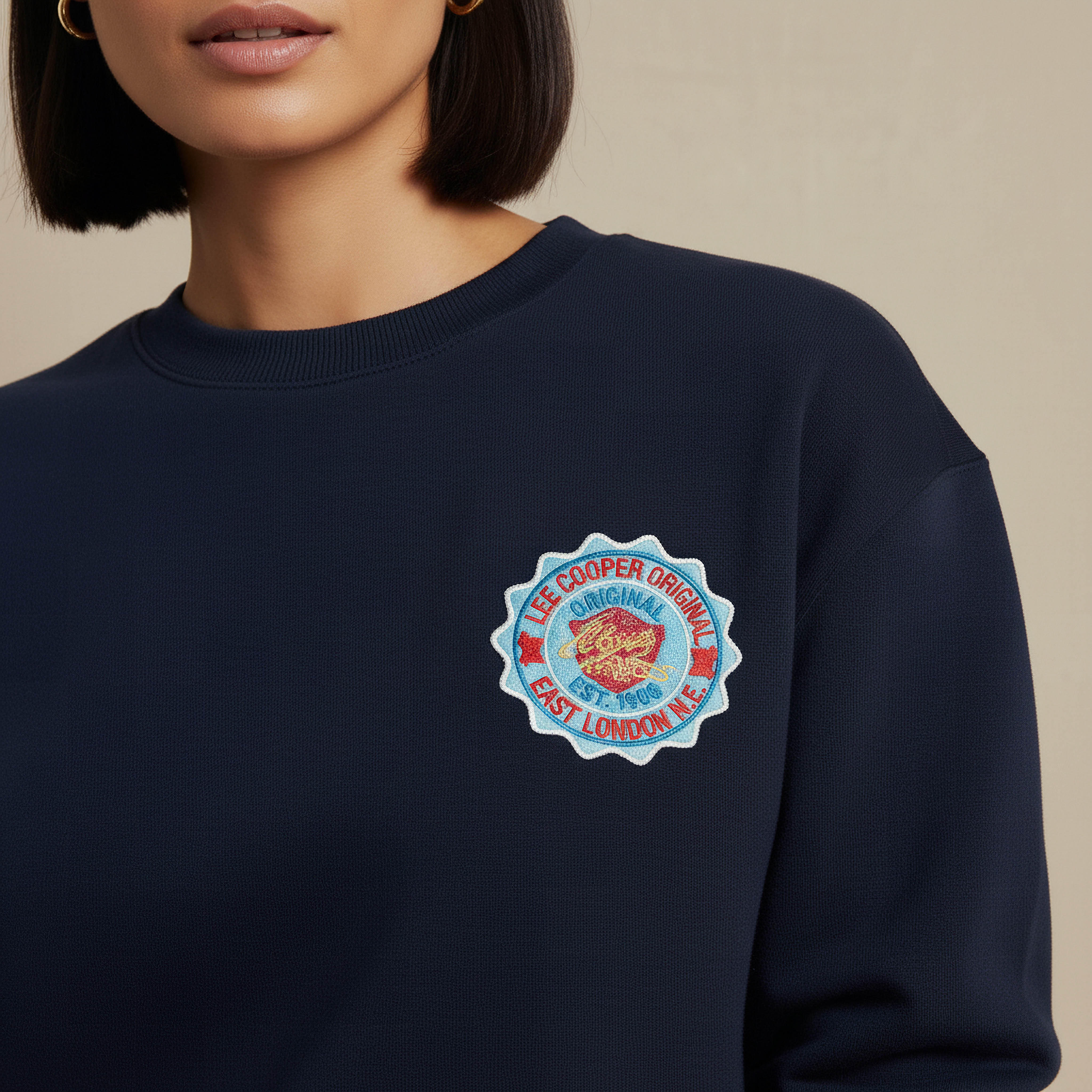 سويت شيرت بطبعات شعار من لي كوبر-women-winterwear-hoodiesandsweatshirts-sweatshirts-image-4