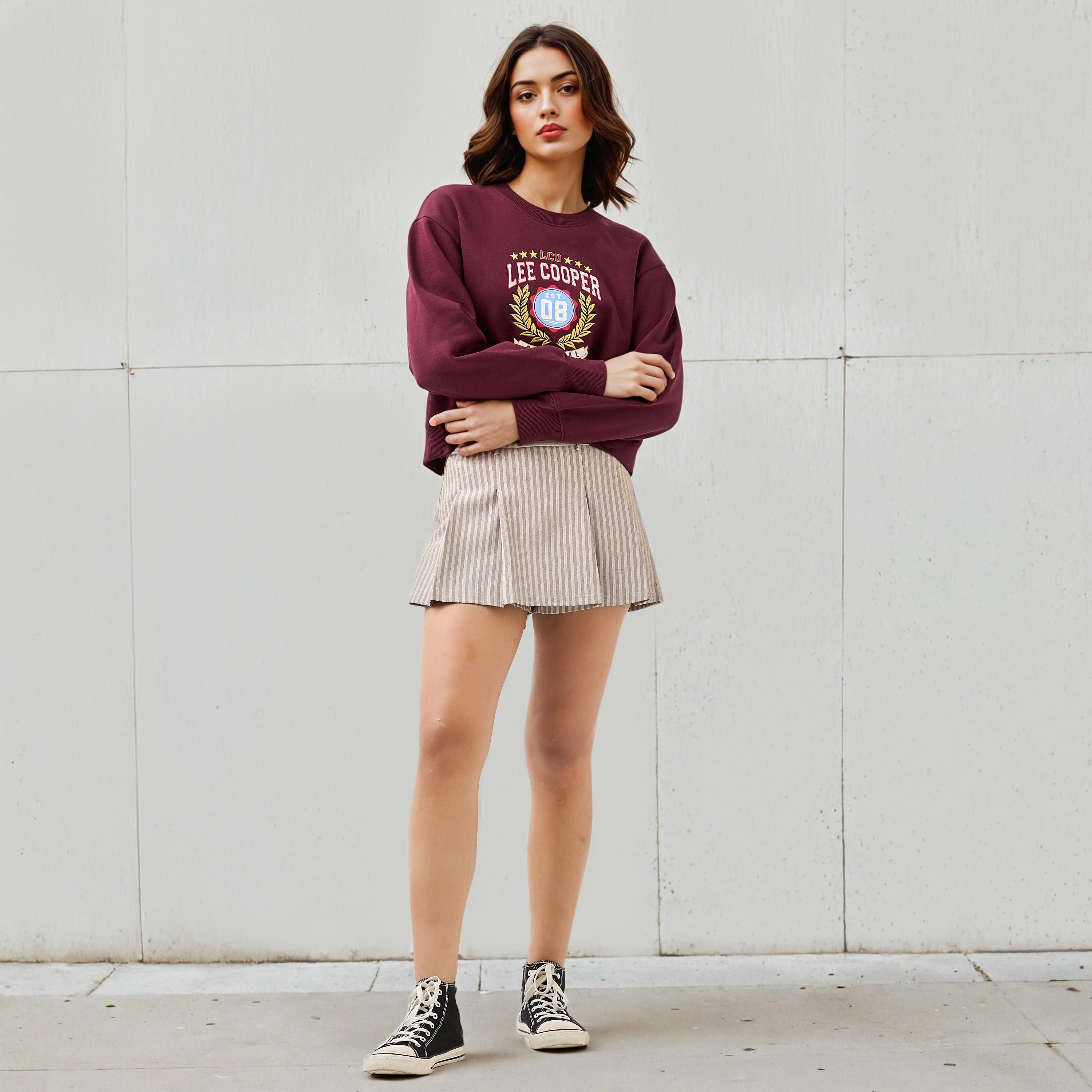 سويت شيرت بطبعات شعار من لي كوبر-women-winterwear-hoodiesandsweatshirts-sweatshirts-image-2