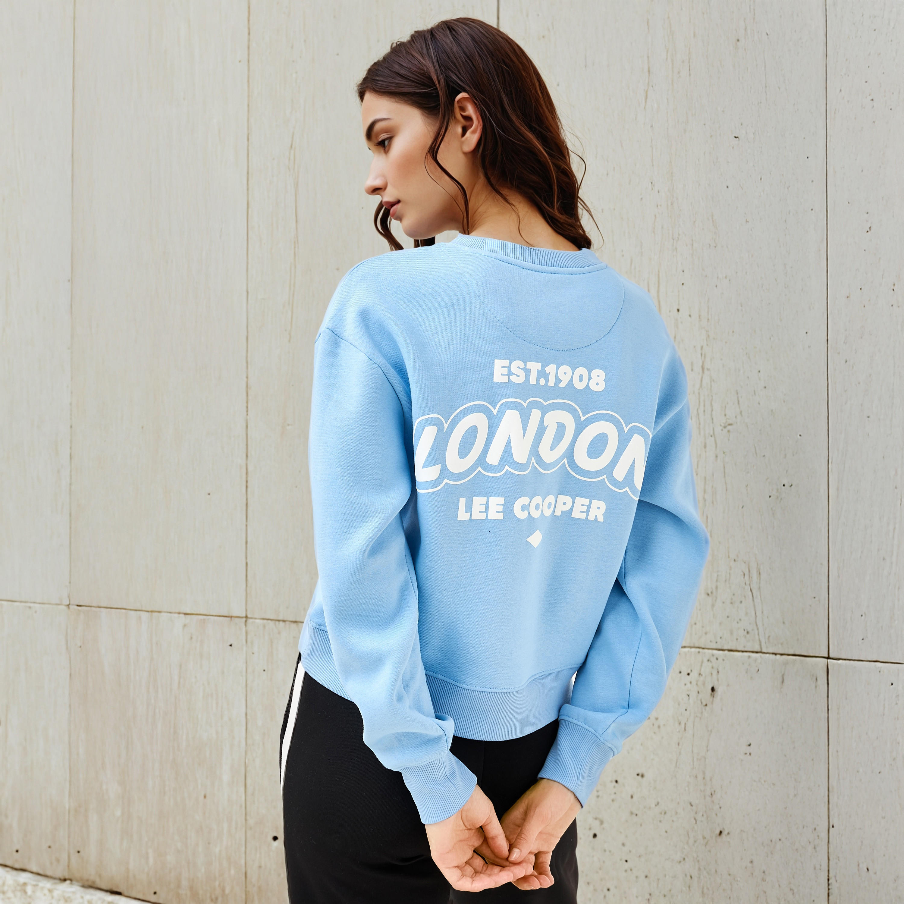 سويت شيرت بطبعات شعار من لي كوبر-women-winterwear-hoodiesandsweatshirts-sweatshirts-image-6