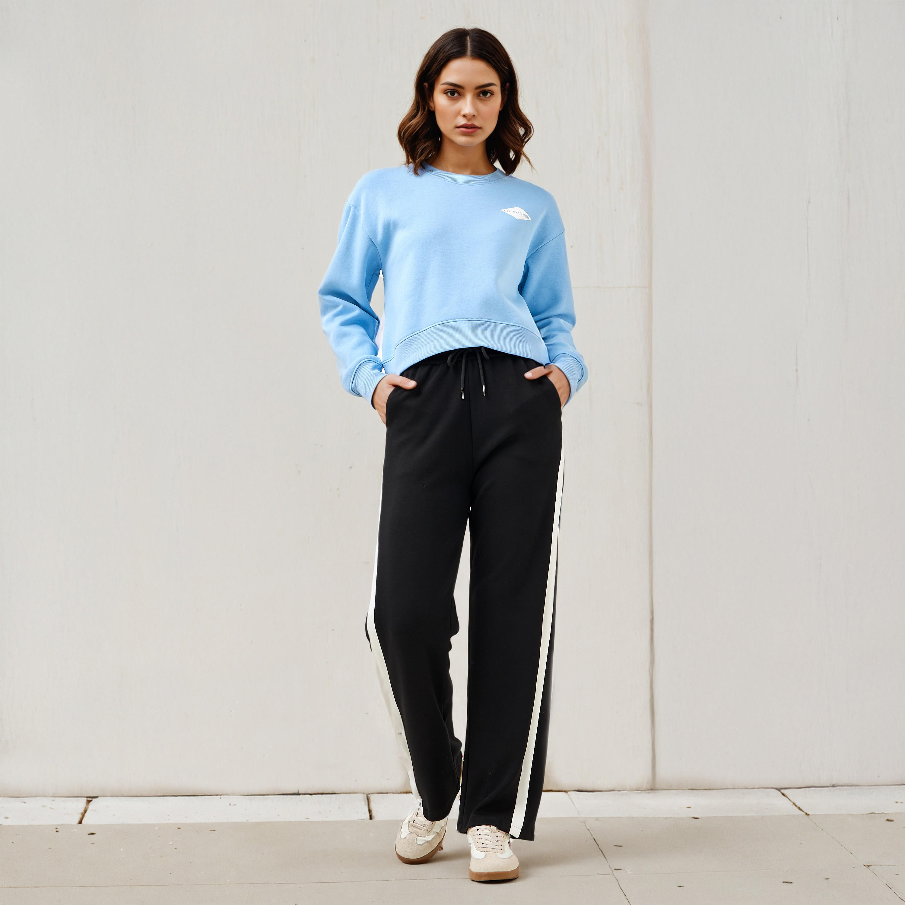 سويت شيرت بطبعات شعار من لي كوبر-women-winterwear-hoodiesandsweatshirts-sweatshirts-image-5