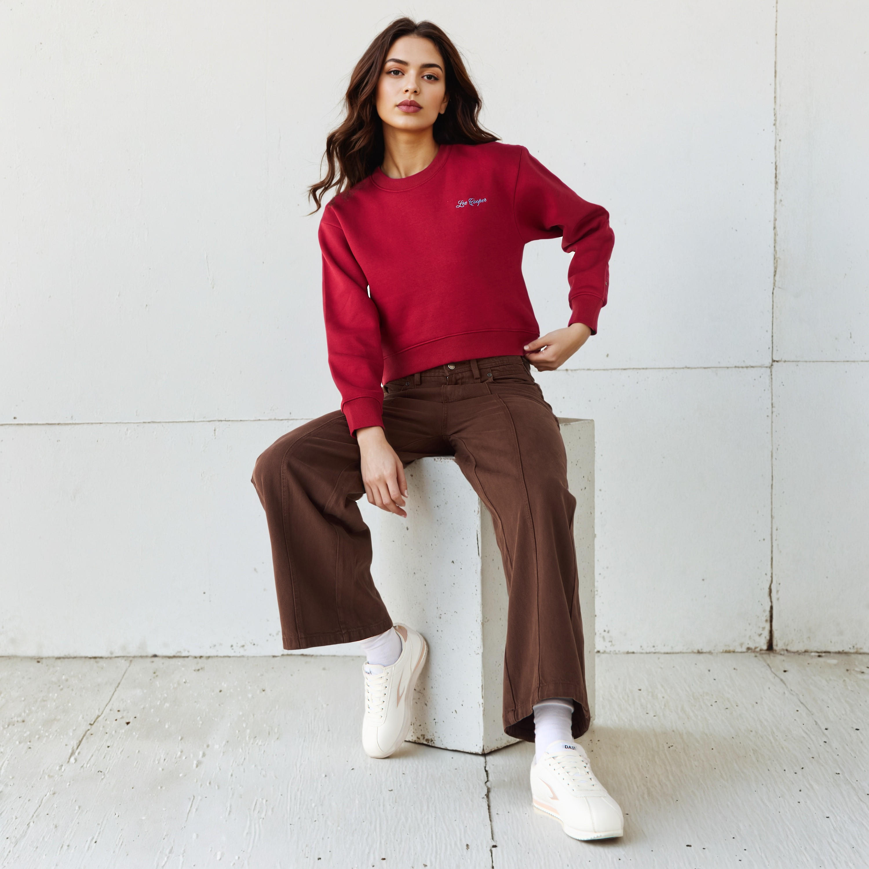 سويت شيرت بطبعات شعار من لي كوبر-women-winterwear-hoodiesandsweatshirts-sweatshirts-image-2