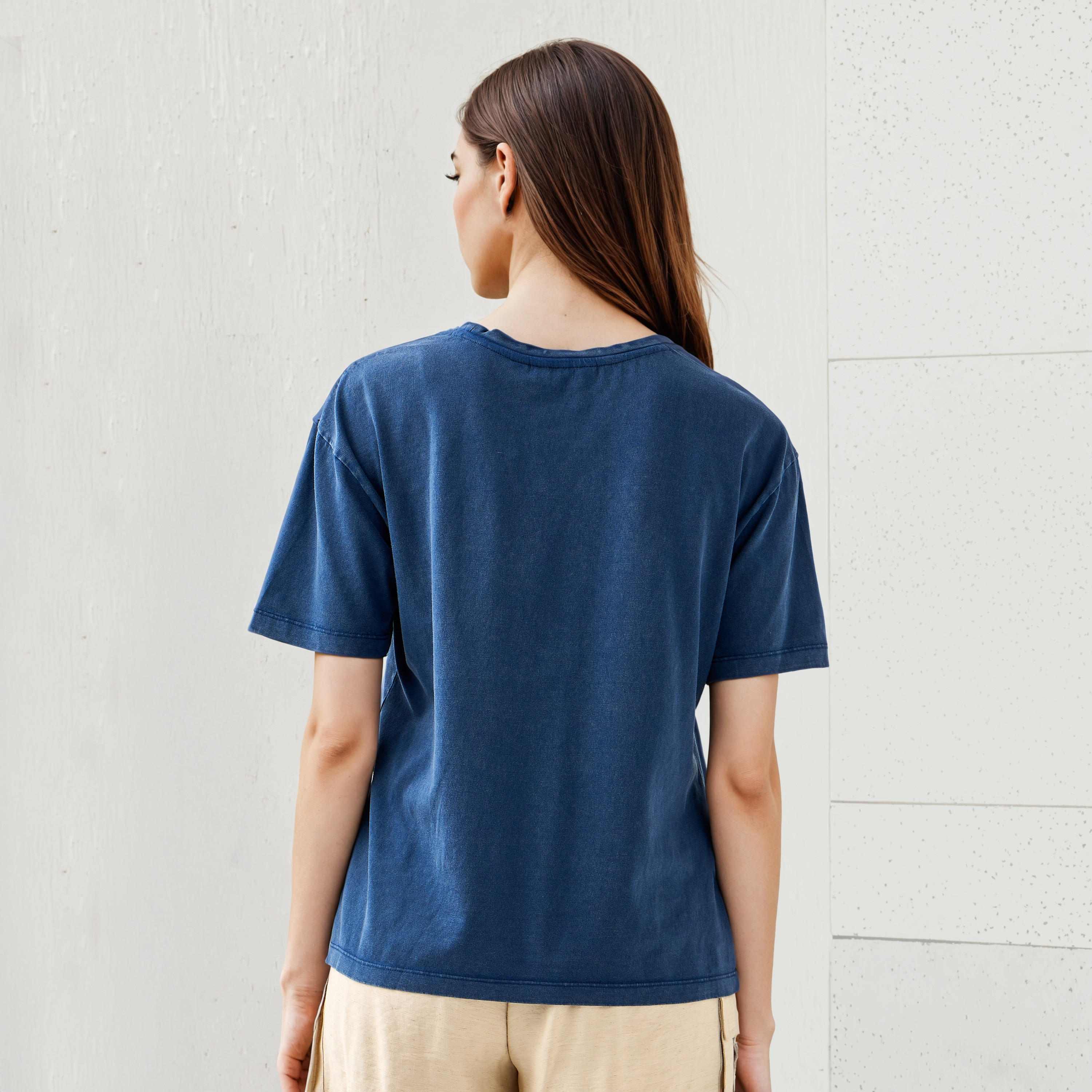 تيشيرت بزينة راينستون من لي كوبر-women-clothing-tshirts-image-3