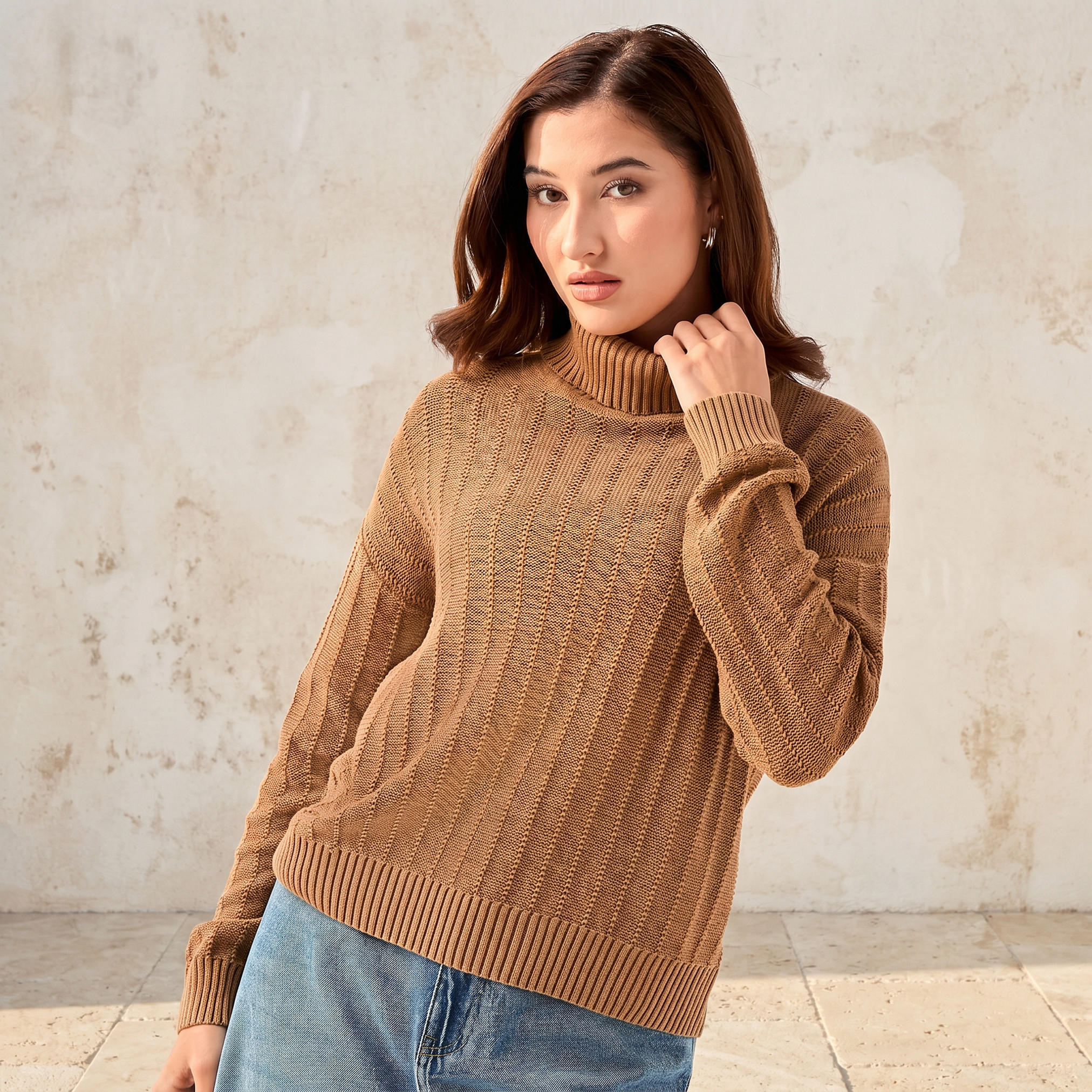 كنزة قطن بقصّة عادية وياقة عالية من لي كوبر-women-clothing-cardigansandjumpers-jumpers-image-1