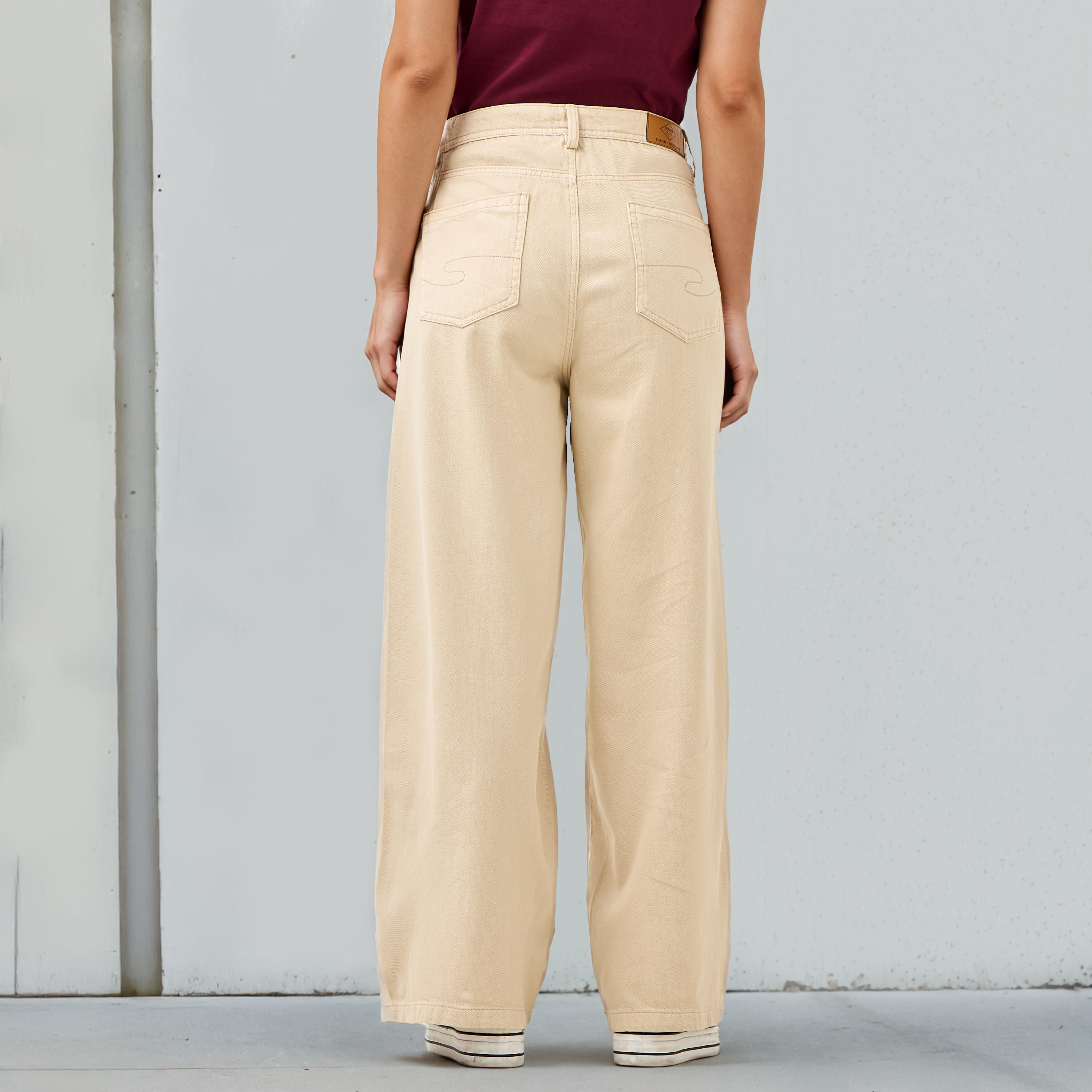 بنطلون جينز واسع الساقين من لي كوبر-women-clothing-bottoms-jeans-image-2