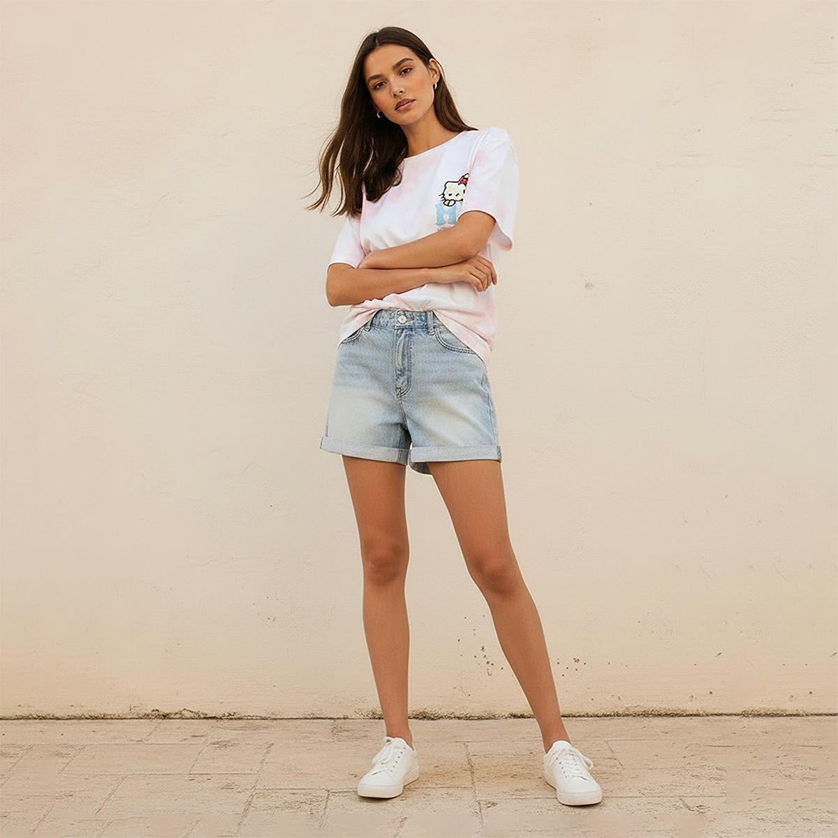 شورت جينز بخصر مرتفع وحواف مطوية-women-clothing-bottoms-shorts-image-3