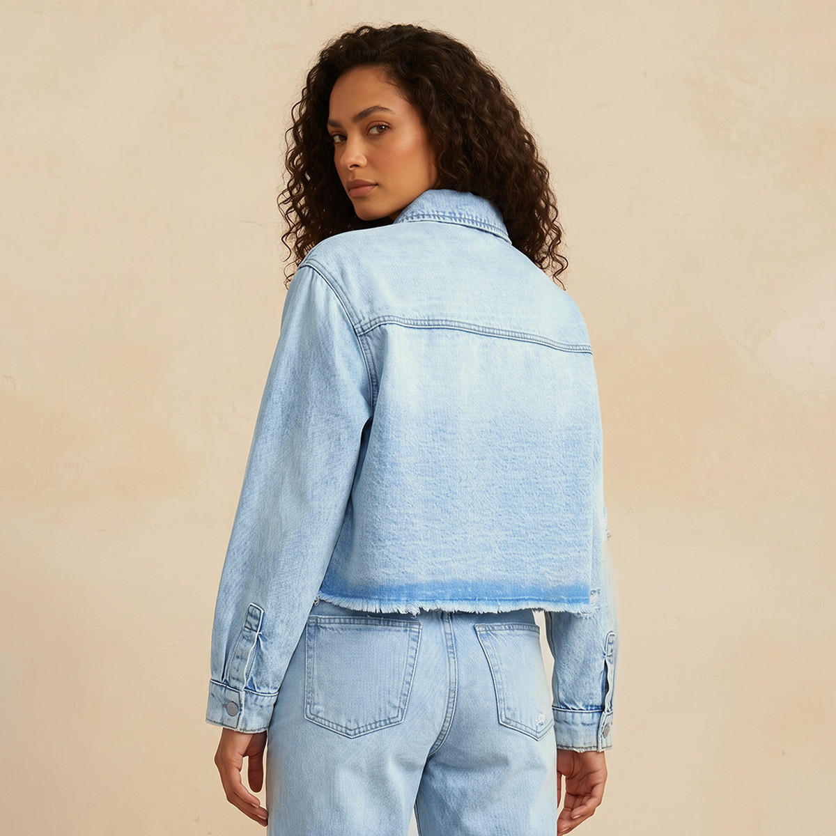 جاكيت قطن قصير بتفاصيل عصرية-women-winterwear-coatsandjackets-jackets-image-4