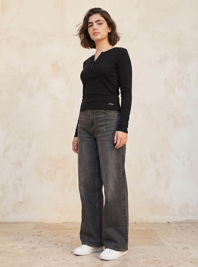 بلوزة مضلعة بنصف وصلة أزرار من لي كوبر-women-clothing-tshirts-image-5