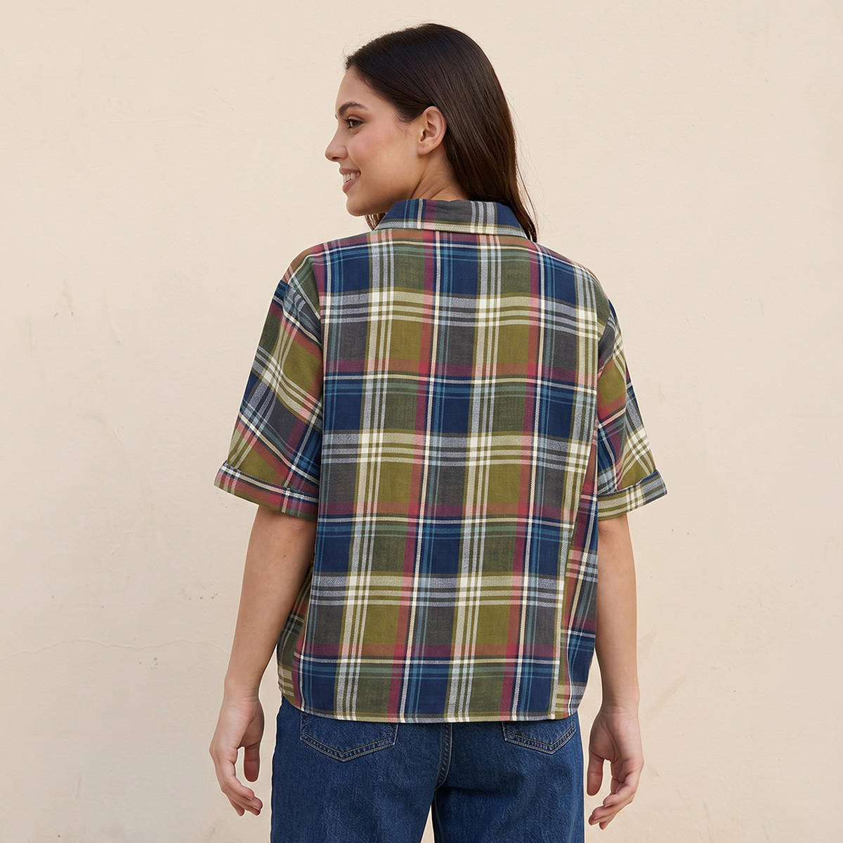 قميص قطن بقصة عادية ونقشة كاروهات من لي كوبر-women-clothing-shirtsandblouses-shirts-image-4