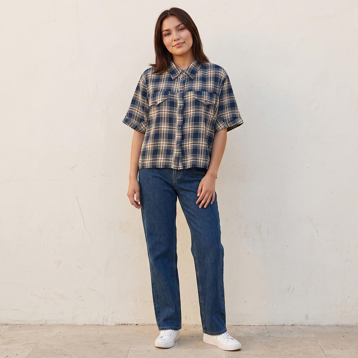 قميص قطن بقصة عادية ونقشة كاروهات من لي كوبر-women-clothing-shirtsandblouses-shirts-image-3