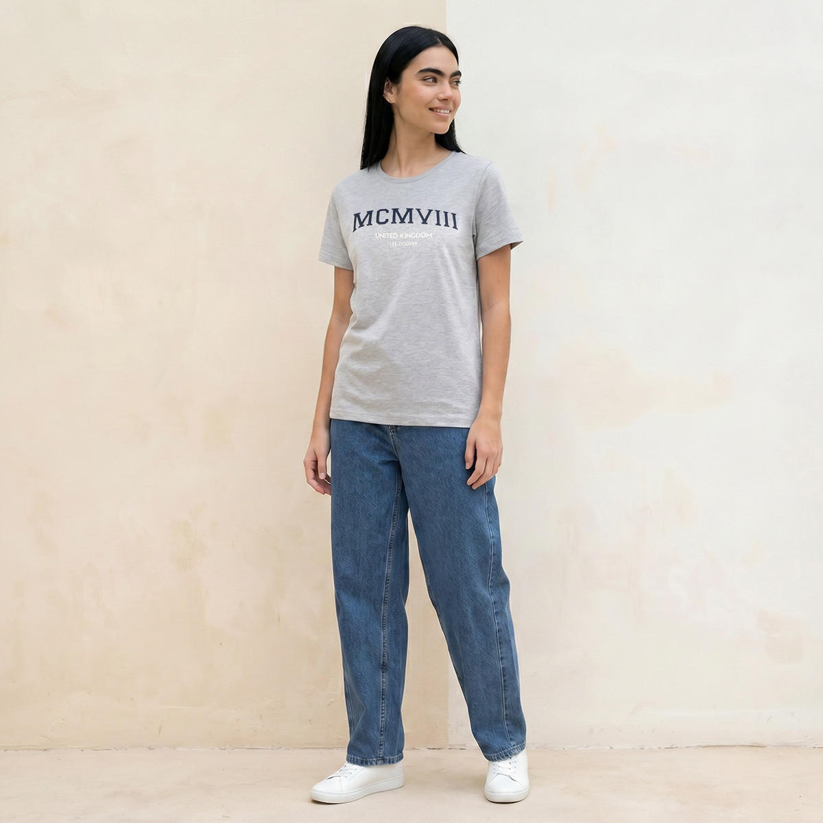 تيشيرت قطن بقصّة مريحة وطبعات من لي كوبر-women-clothing-tshirts-image-3