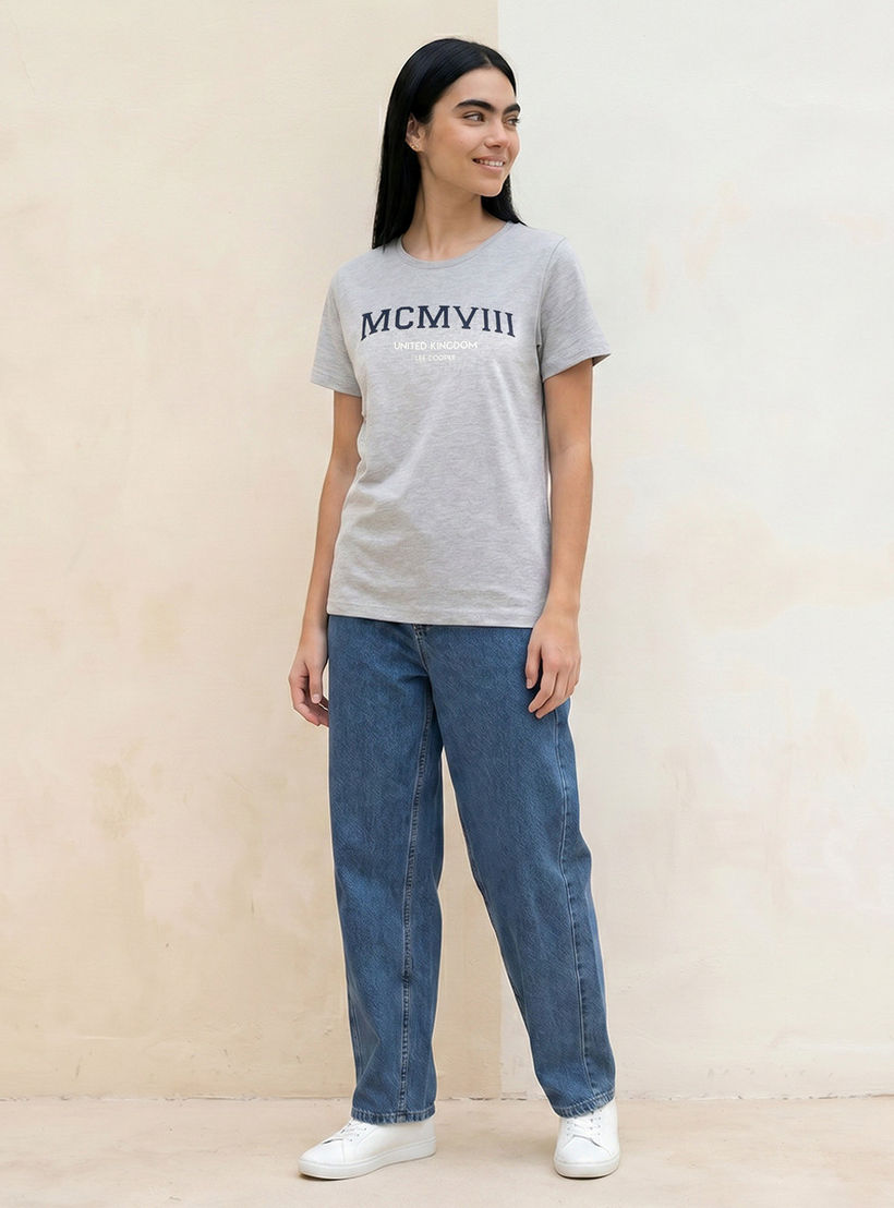 تيشيرت قطن بقصّة مريحة وطبعات من لي كوبر-women-clothing-tshirts-image-3