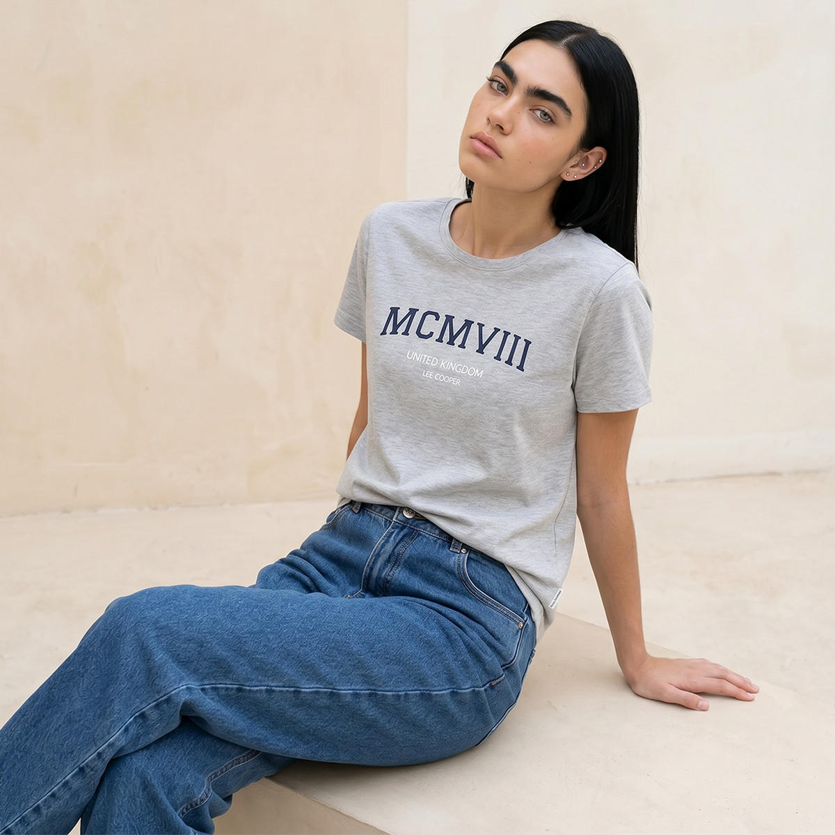 تيشيرت قطن بقصّة مريحة وطبعات من لي كوبر-women-clothing-tshirts-image-5